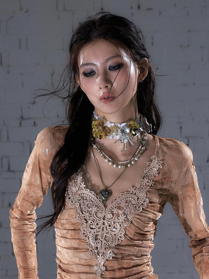 NO ROMANCE Vintage Regal Pleated Hand Beaded Floral Women&