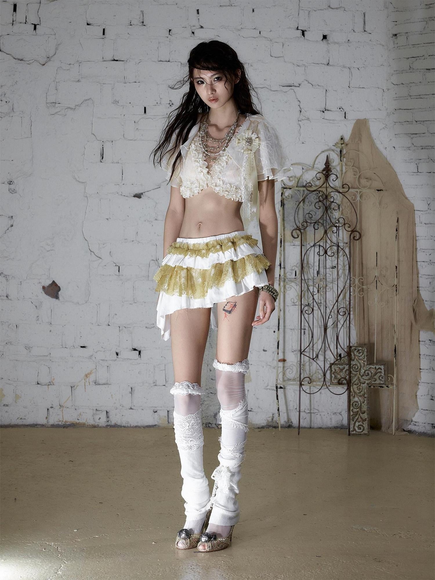NO ROMANCE White Gold Ruffle Asymmetric Low Waist Vintage Pleated Women&