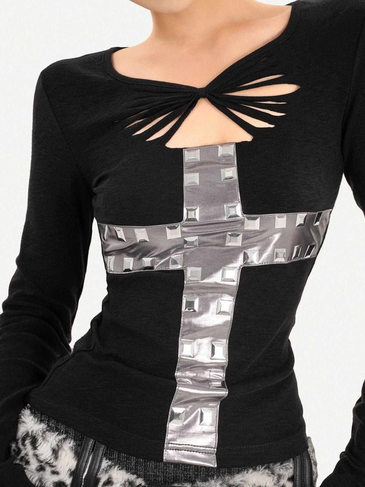 Nico Molly Black Cross Cutout Round Neck Slim Fit Women&