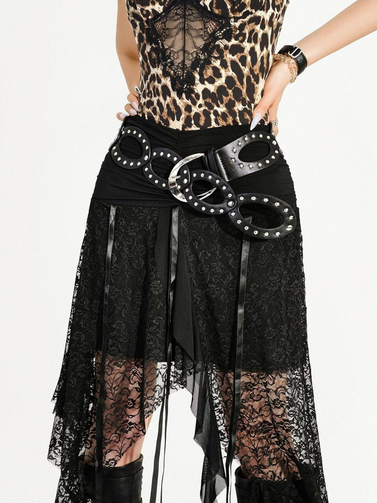 Nico Molly Cutout Rhinestone Vintage Round Ring Women&