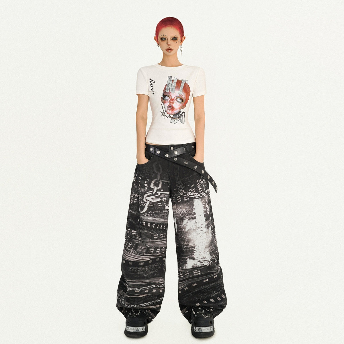 Nico_Molly_Portrait_Print_Round_Neck_Set_In_Shoulder_Women&