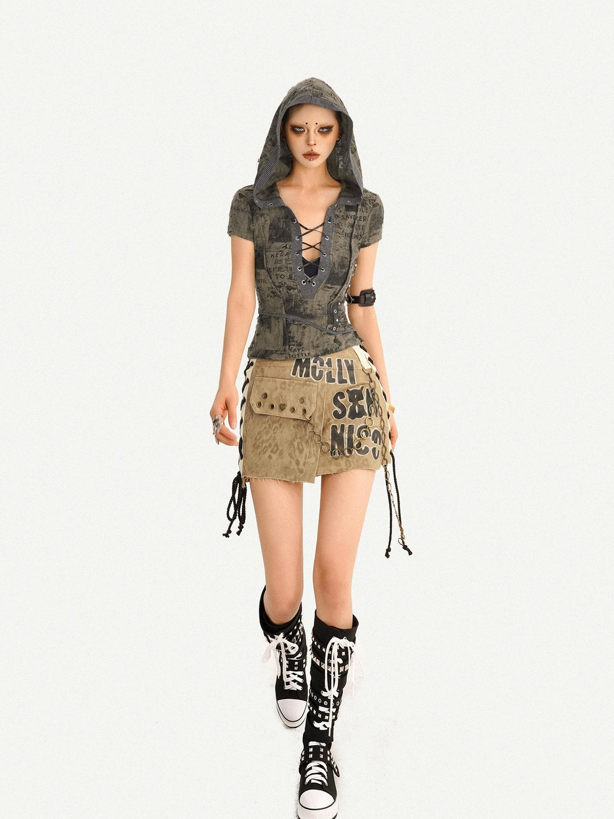 Nico Molly Retro Distressed Tie V-neck Hooded Letter Print Women&