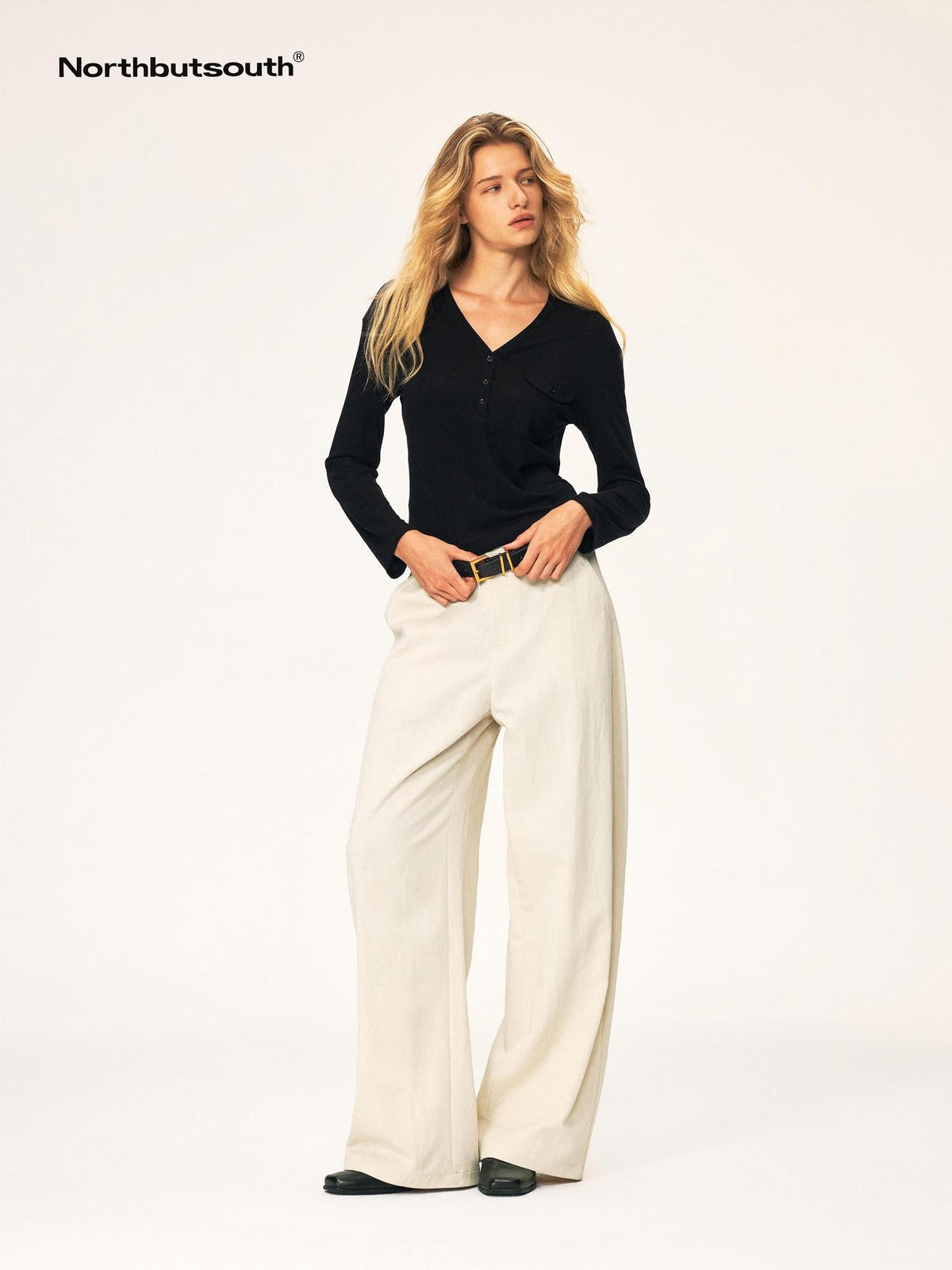 Northbutsouth 3d Pocket Stacked V-neck Women&