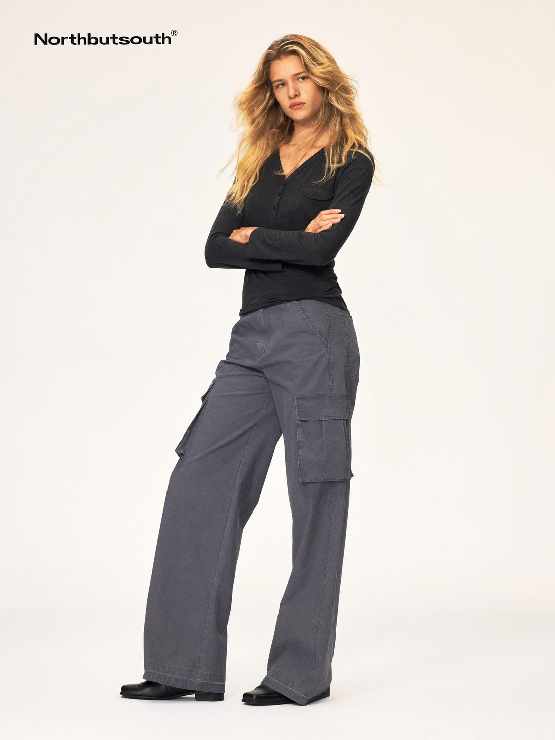 Northbutsouth 3d Pocket Stacked V-neck Women&