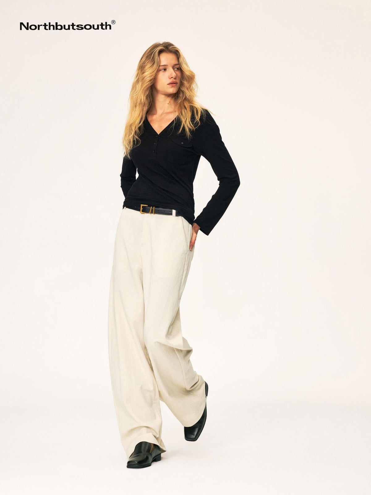 Northbutsouth 3d Pocket Stacked V-neck Women&