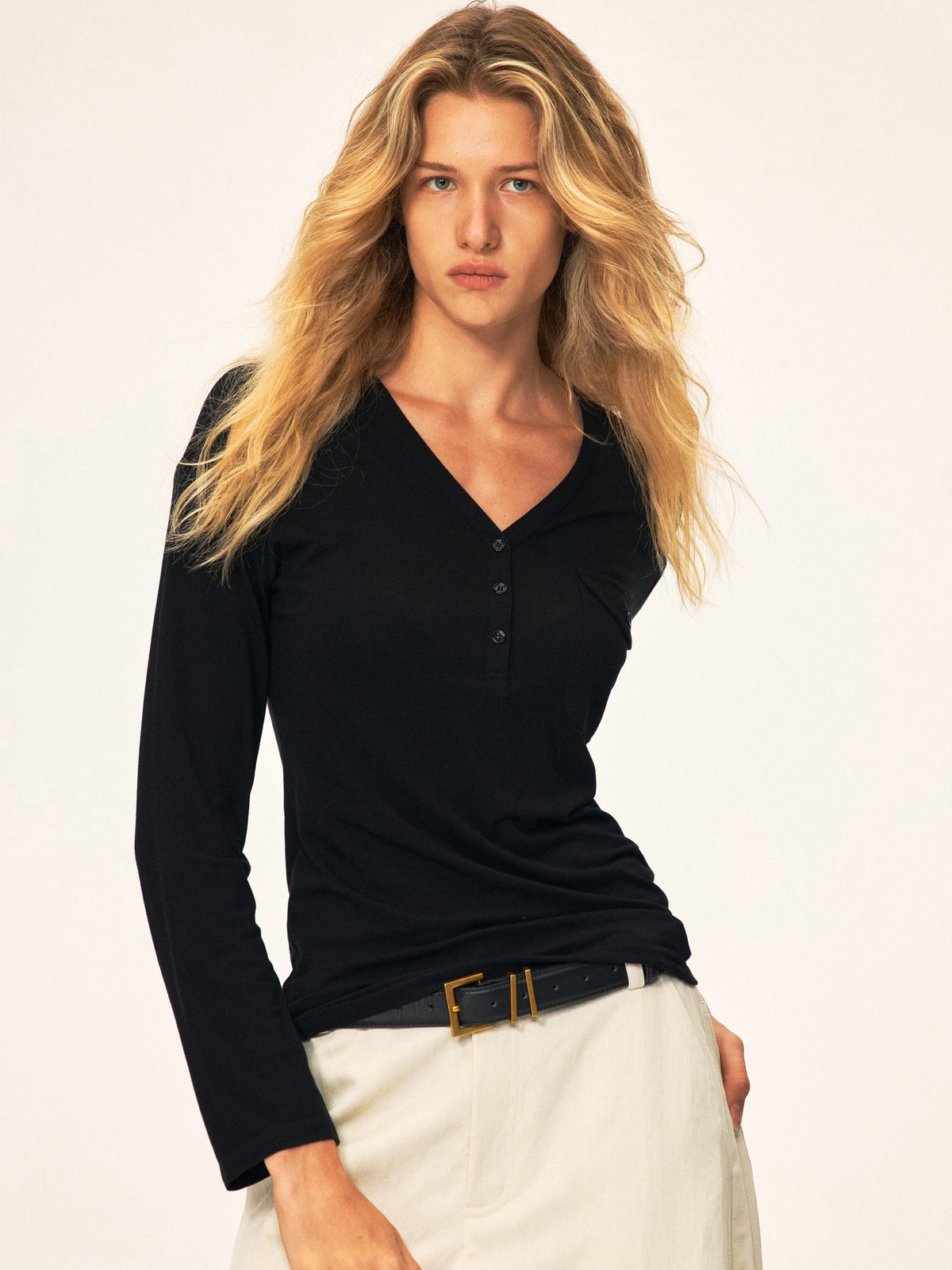 Northbutsouth 3d Pocket Stacked V-neck Women&