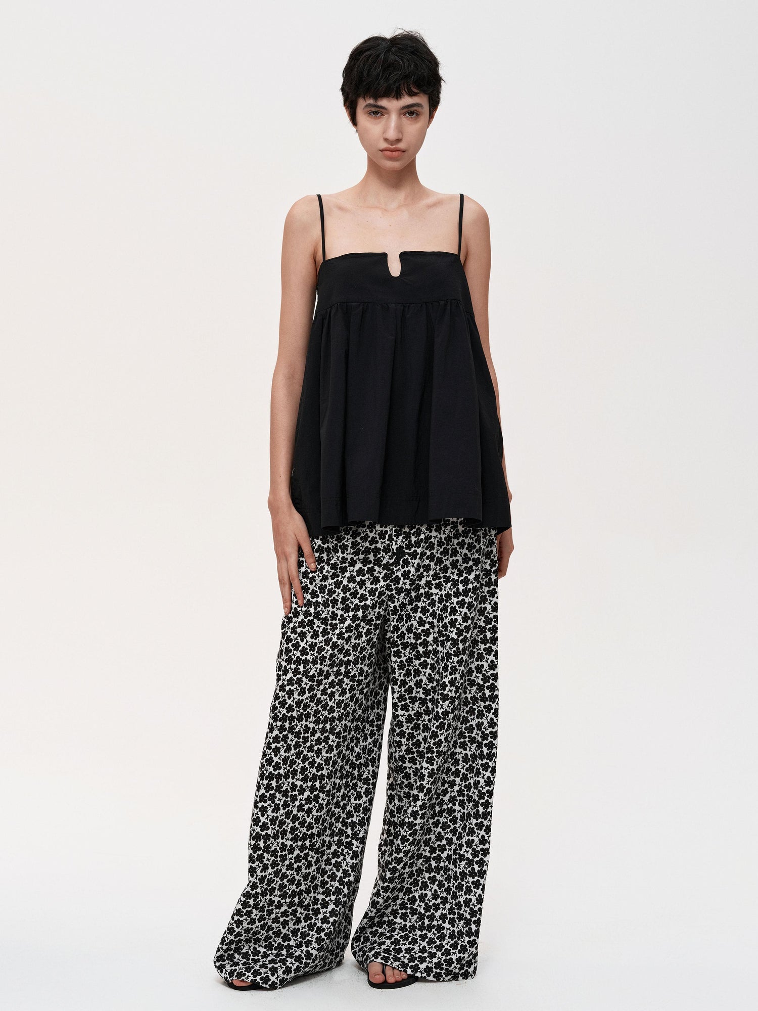 Northbutsouth Adjustable Straps U Shape Wire Modest Puff Sleeveless Top