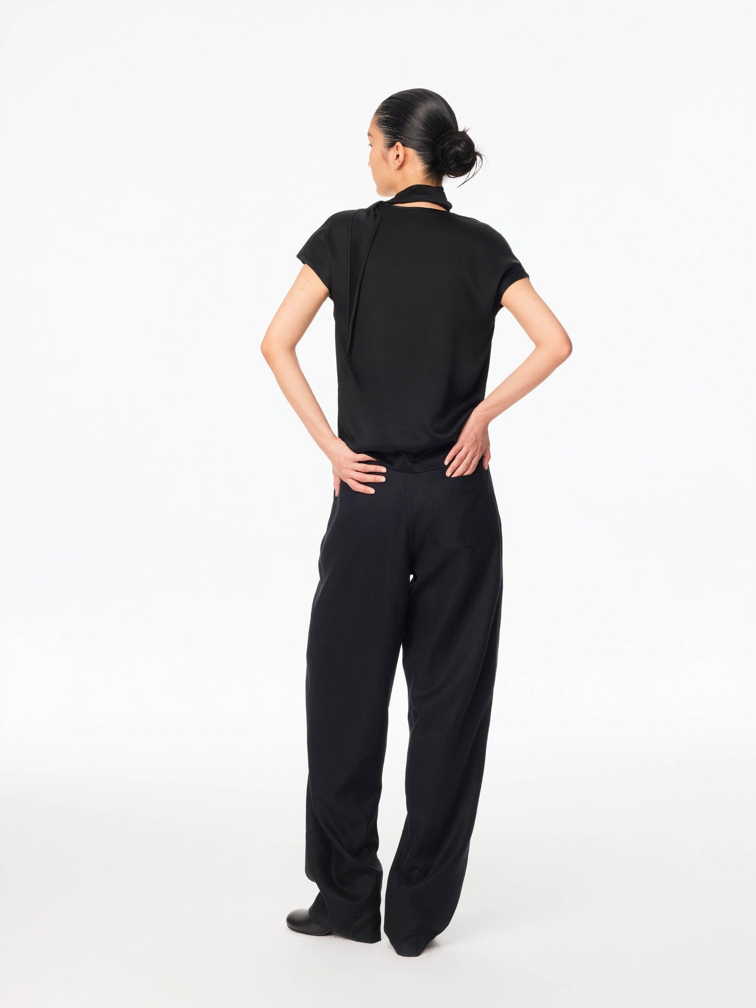 Northbutsouth Draped Deep U Tie Neck Women&
