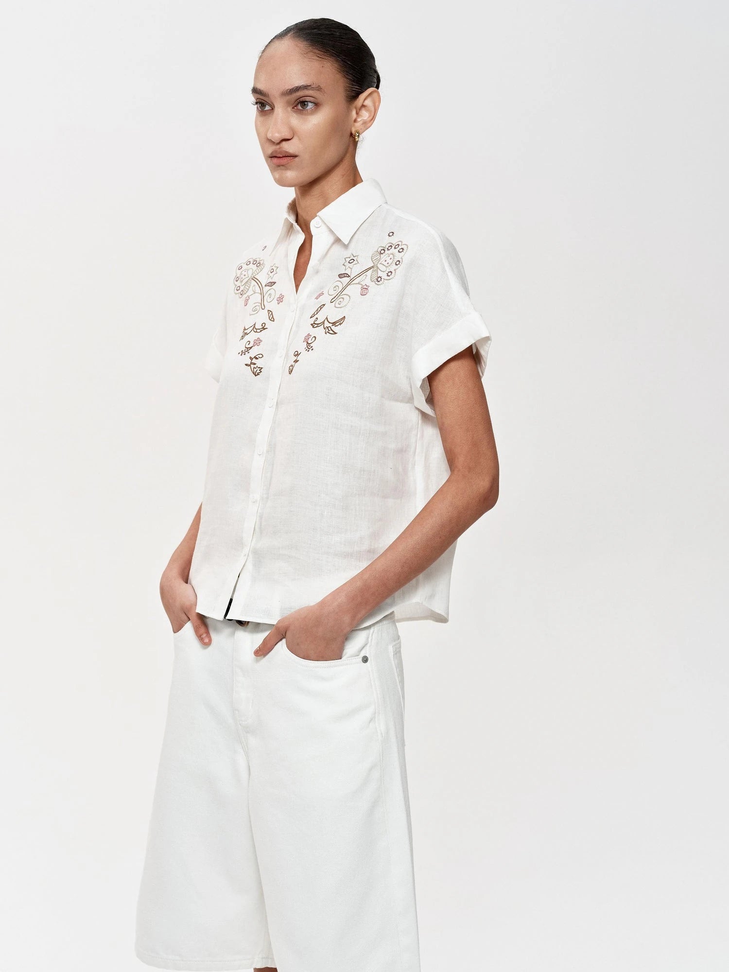 Floral Embroidered Loose Fit Hemp Shirt