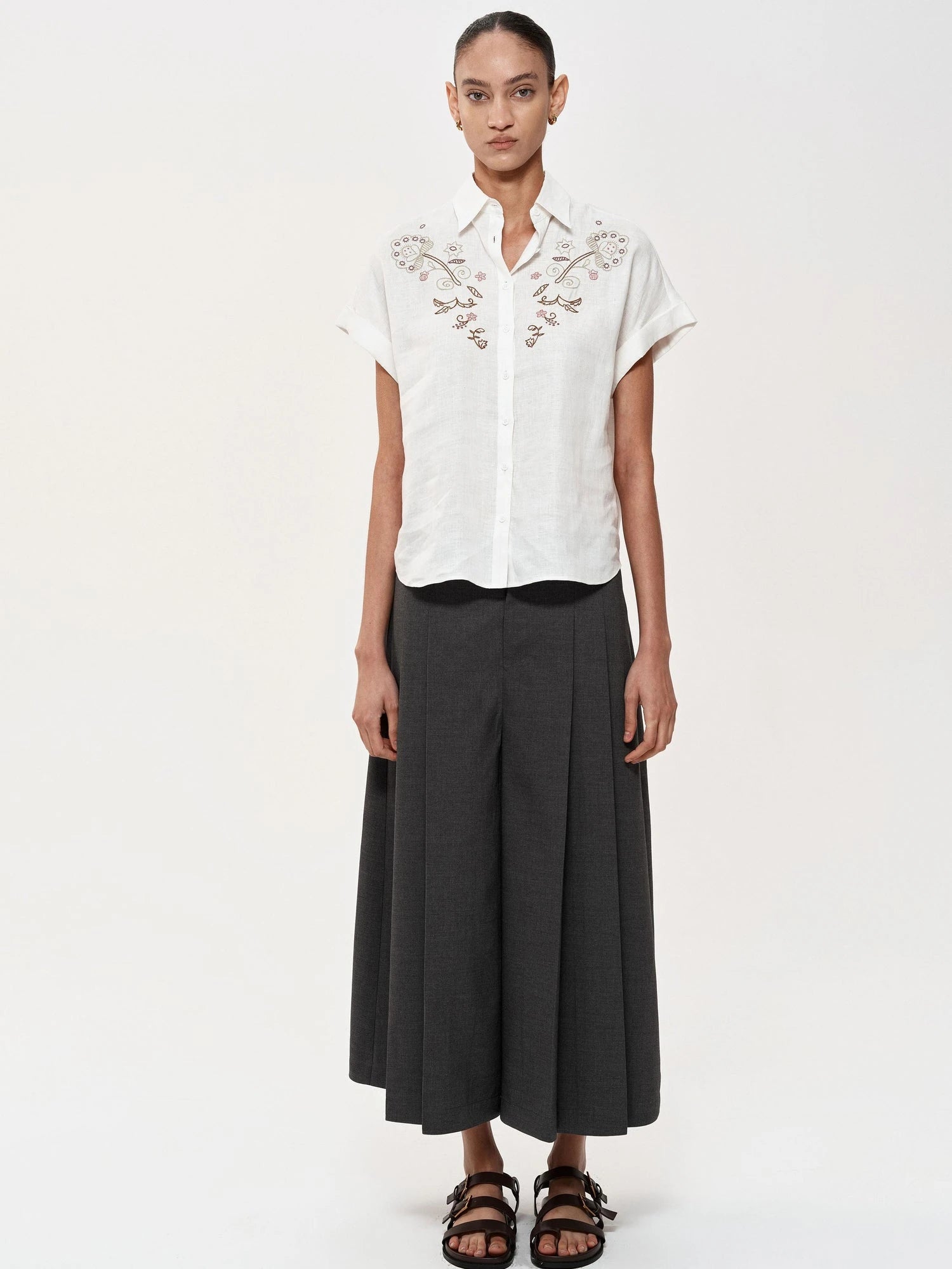 Floral Embroidered Loose Fit Hemp Shirt