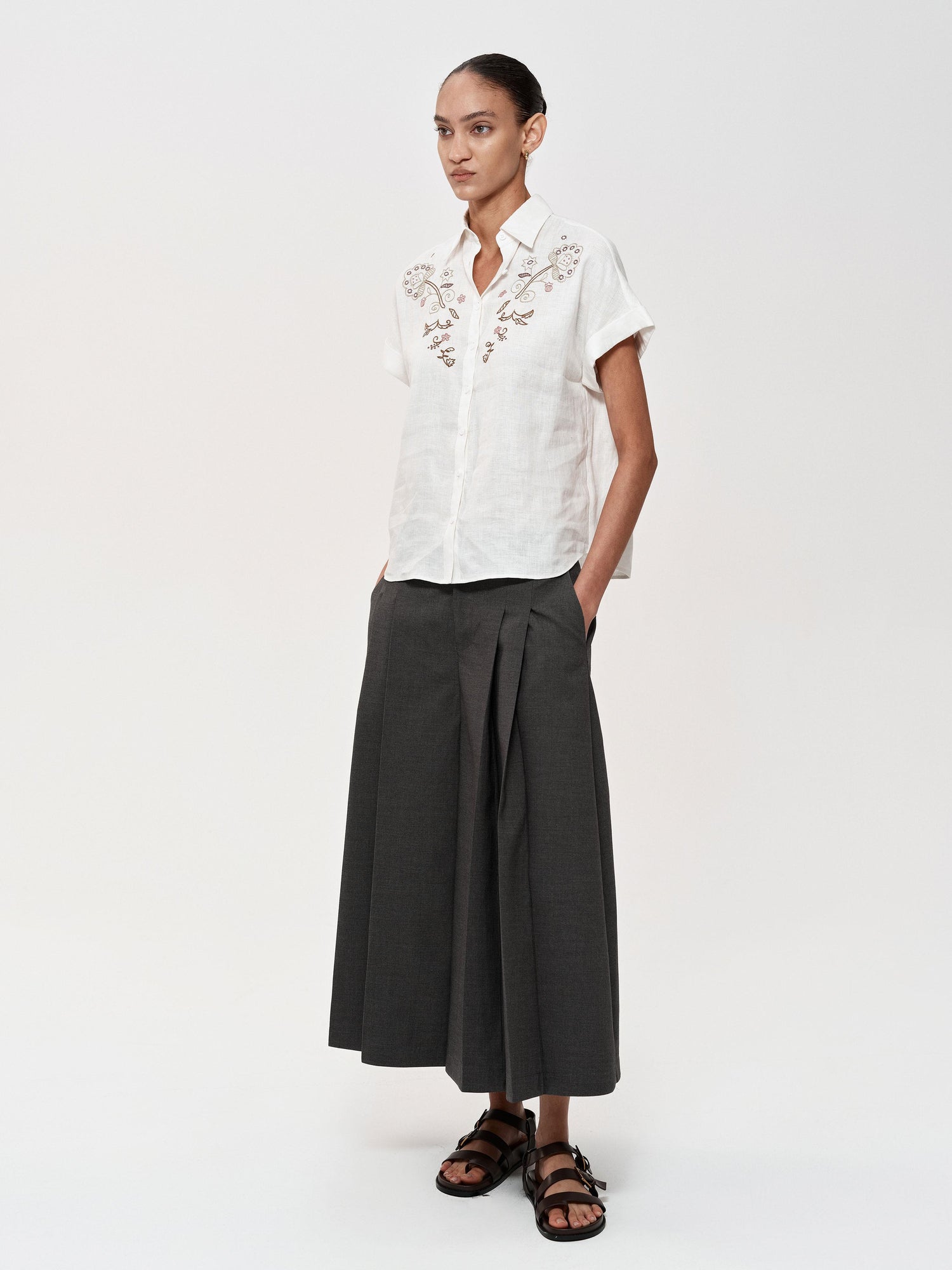 Northbutsouth Floral Embroidered Loose Fit Hemp Shirt