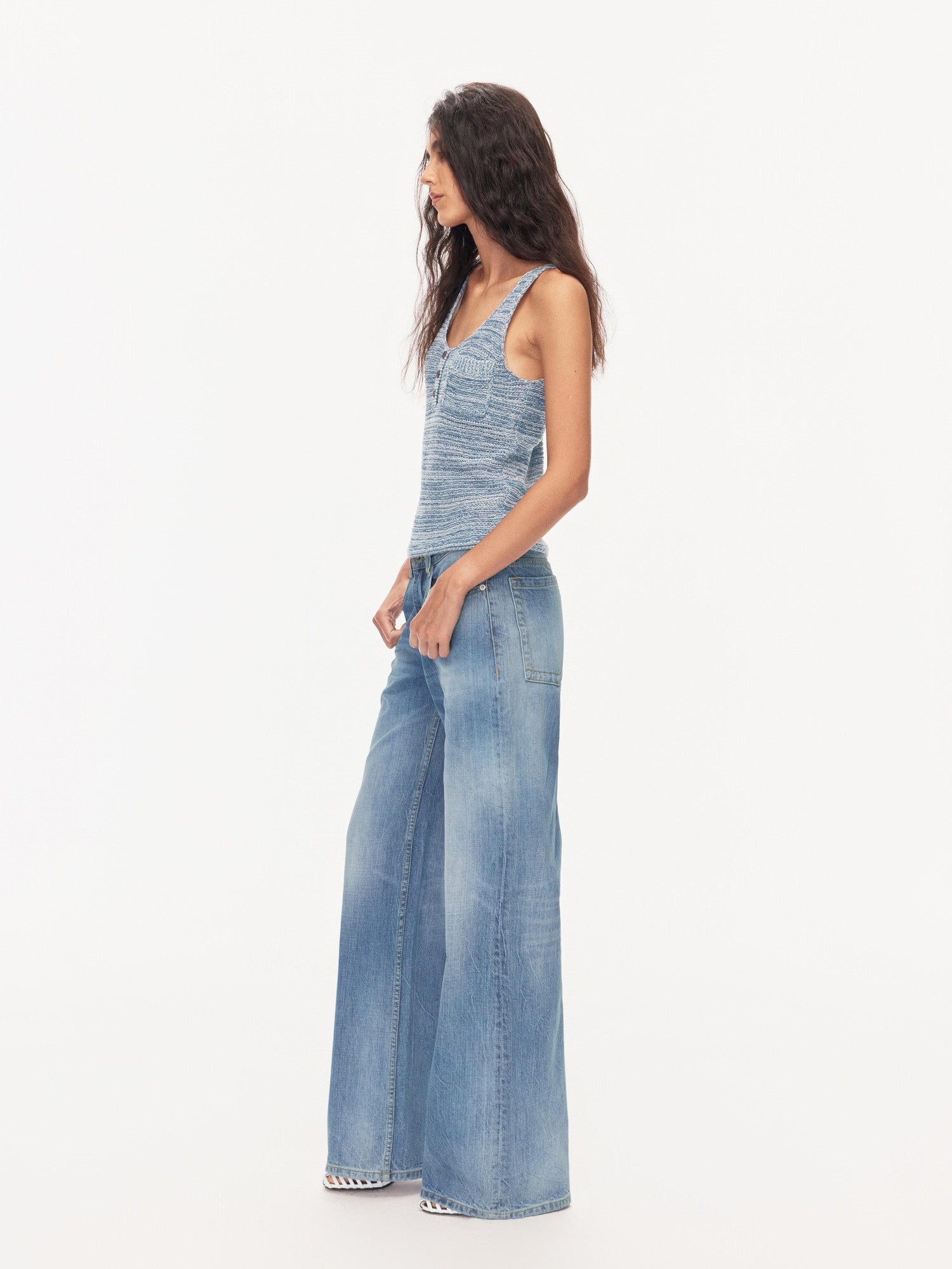 Northbutsouth Textured Melange Three Button Rolled Edge U Neck Women&