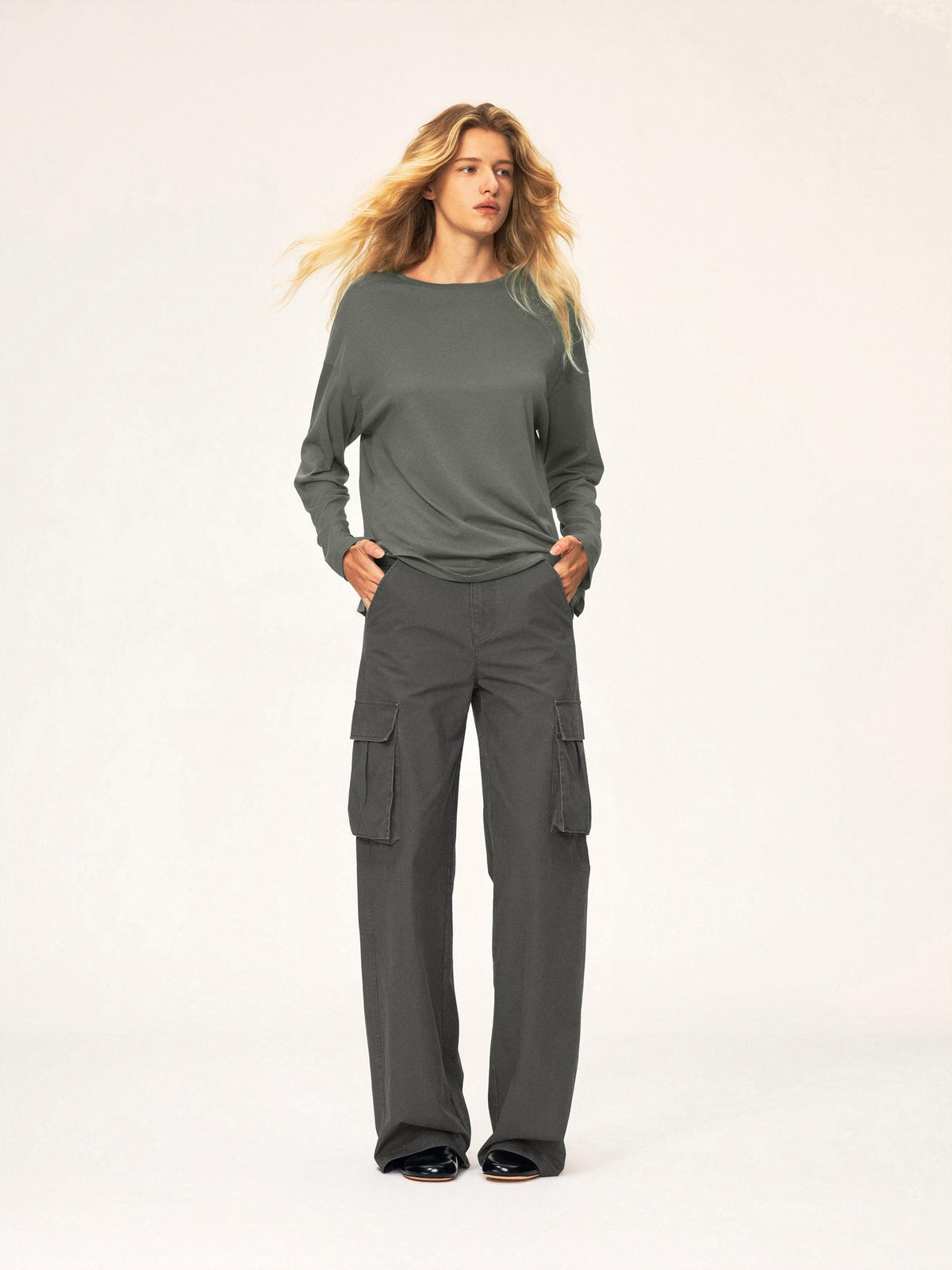 Northbutsouth Washed Distressed Multi Pocket Mid Low Rise Straight Leg Women&