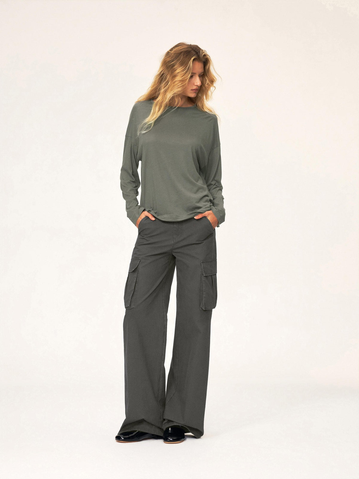 Northbutsouth Washed Distressed Multi Pocket Mid Low Rise Straight Leg Women&