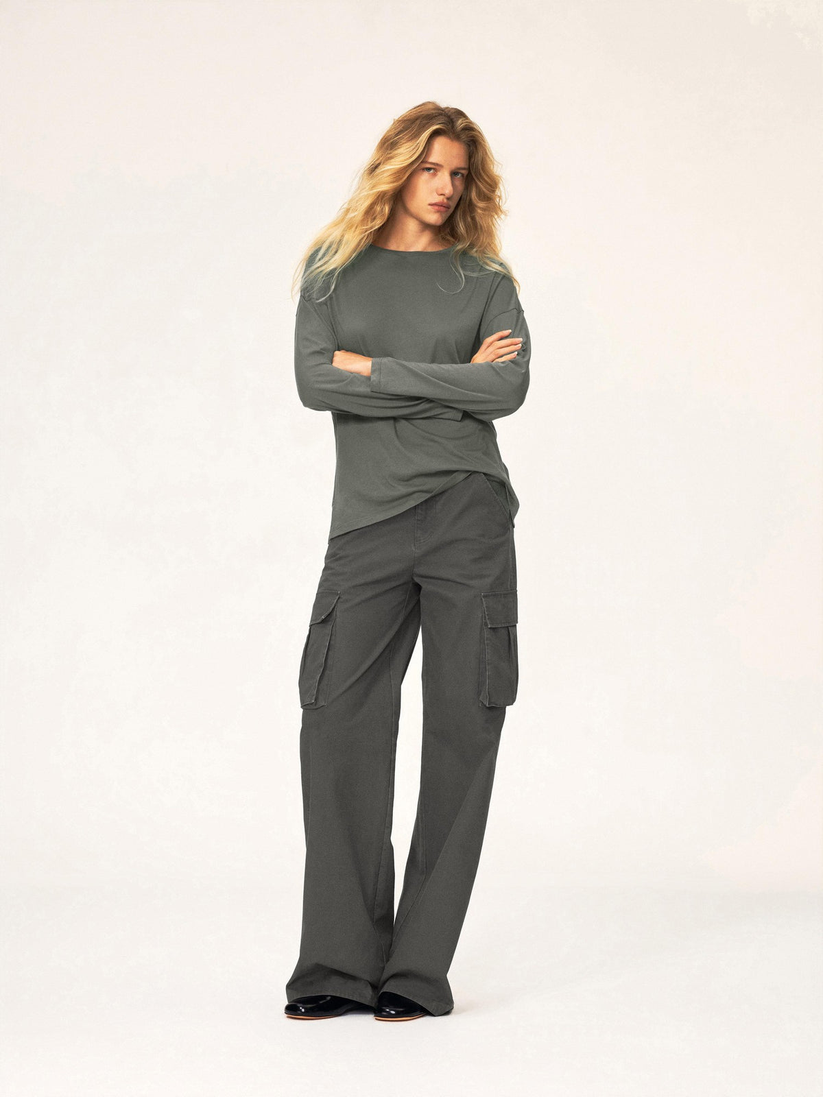 Northbutsouth Washed Distressed Multi Pocket Mid Low Rise Straight Leg Women&