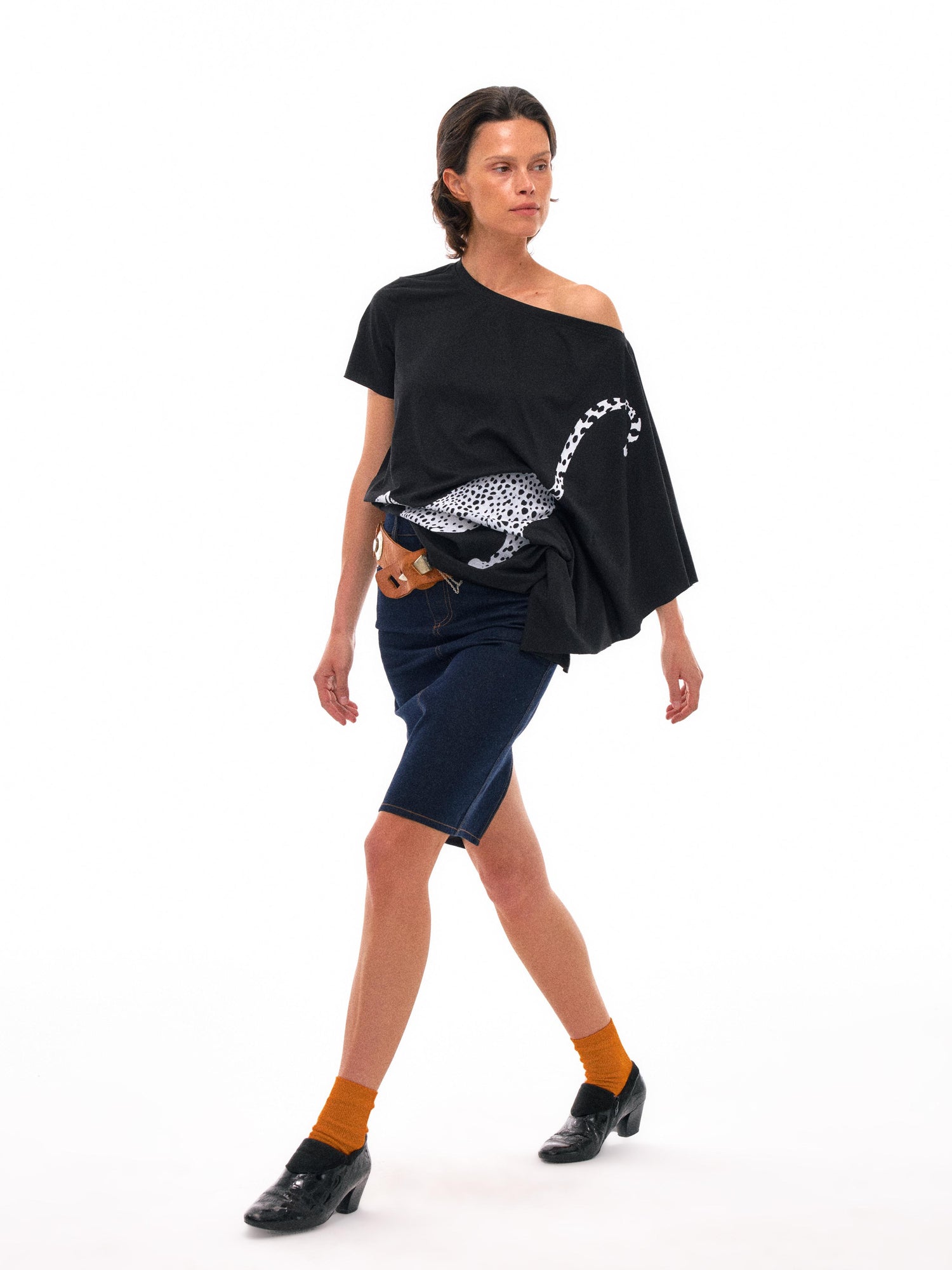NyDkyel Asymmetric Slash Neck Tribal Leopard Print Tee