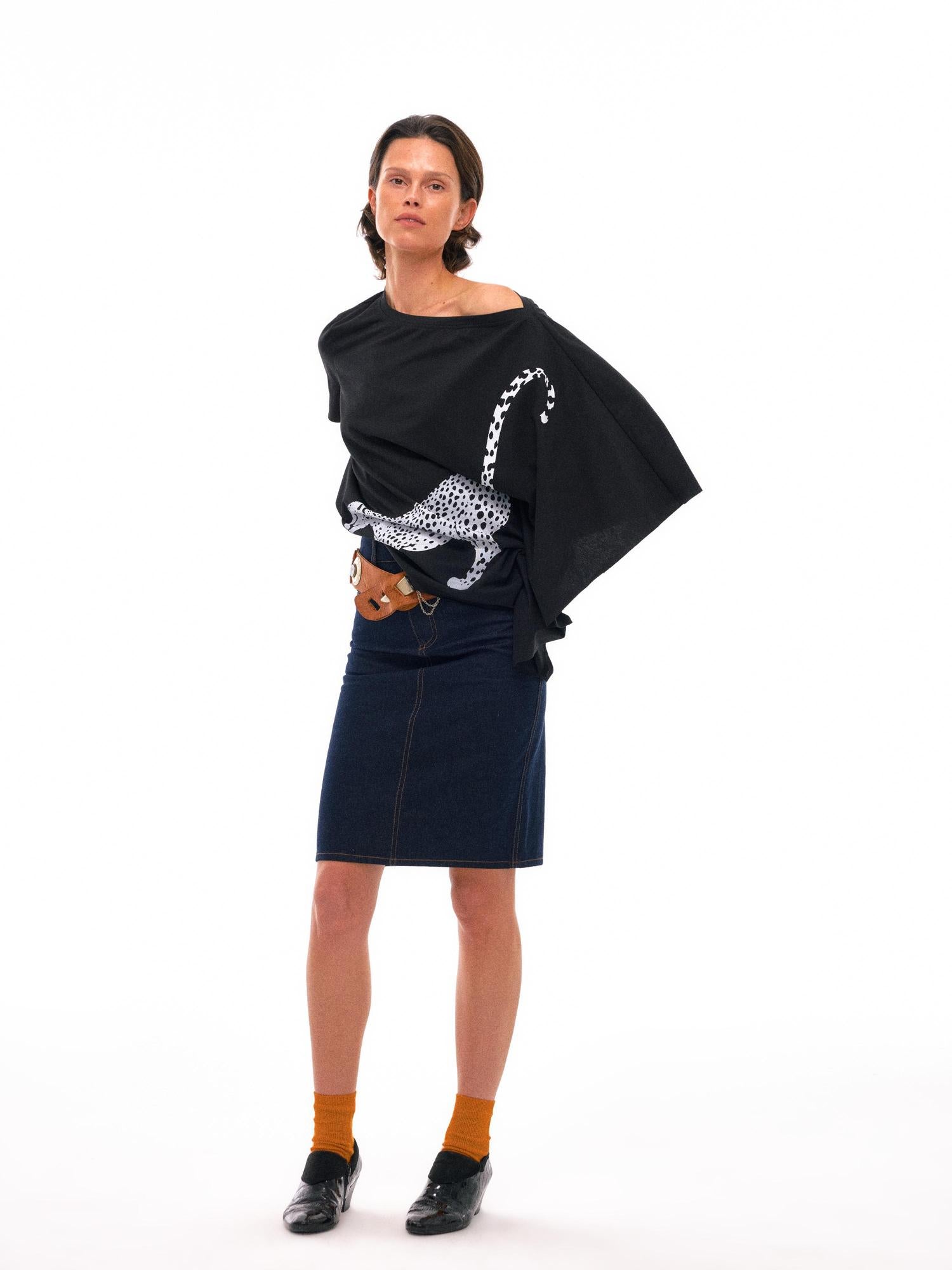 NyDkyel Asymmetric Slash Neck Tribal Leopard Print Tee