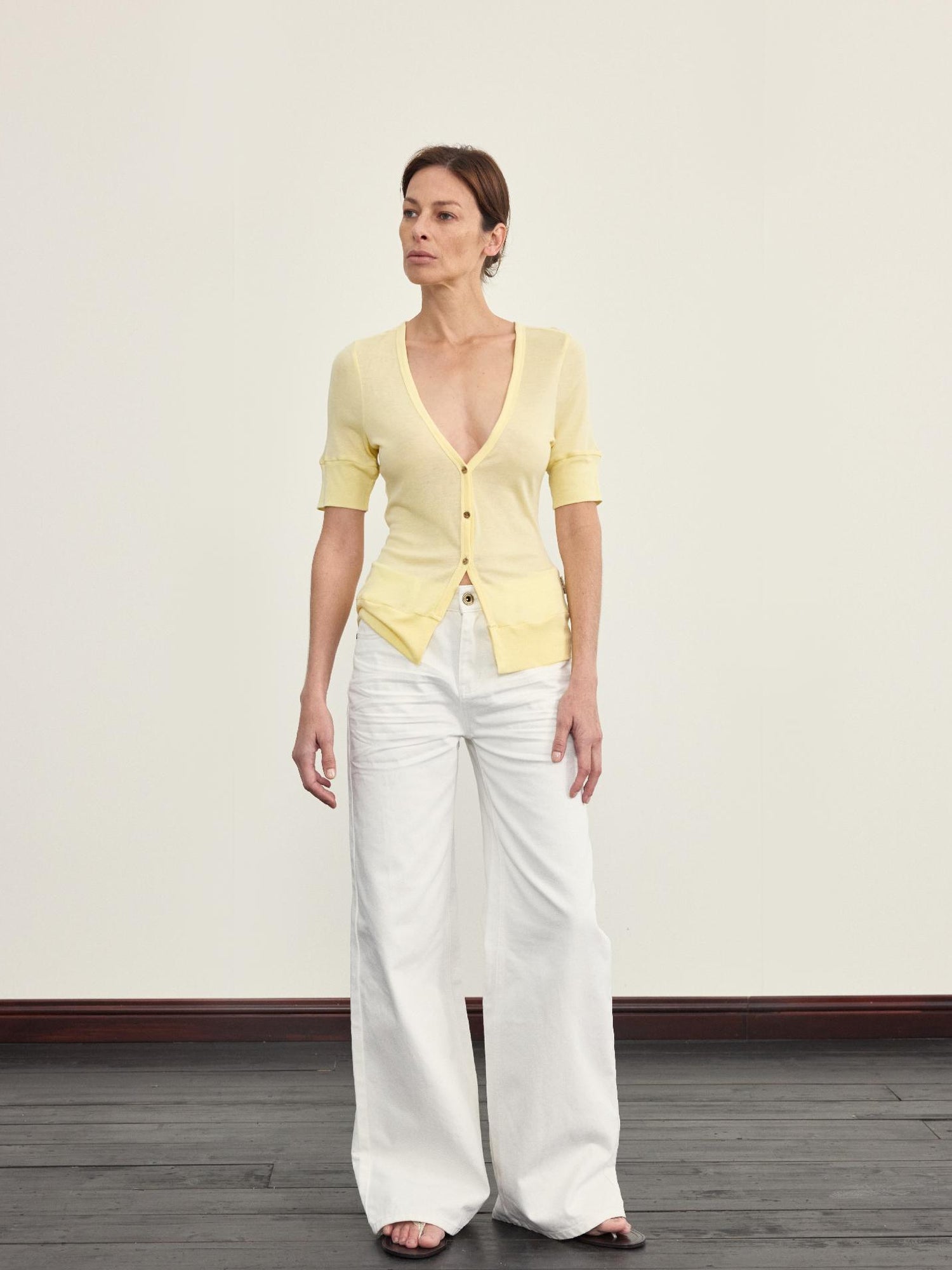 NyDkyel Elegant Casual White Textured Pleated Straight Jeans