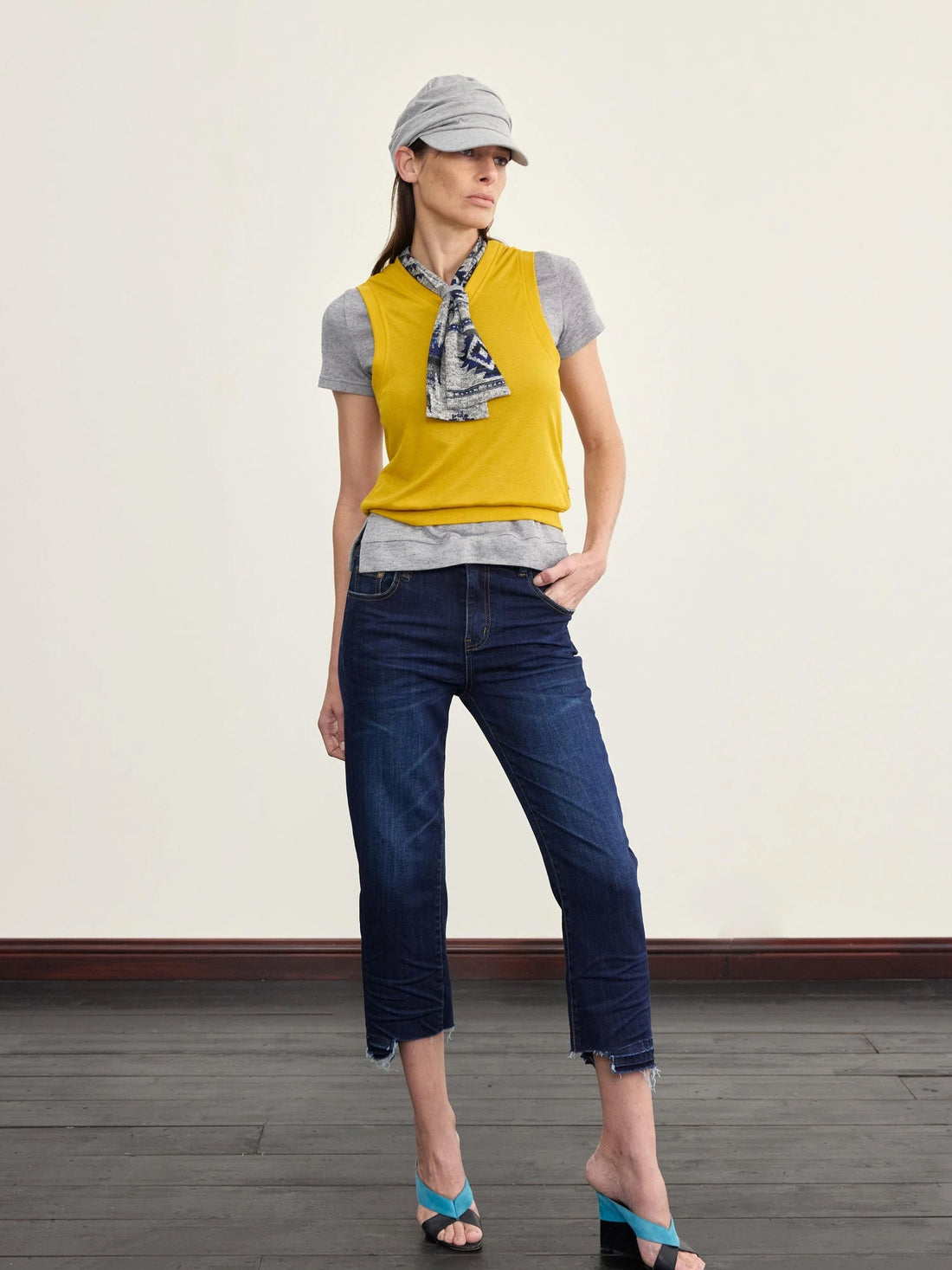 Retro Geometric Jacquard Tie Front Knit Tee