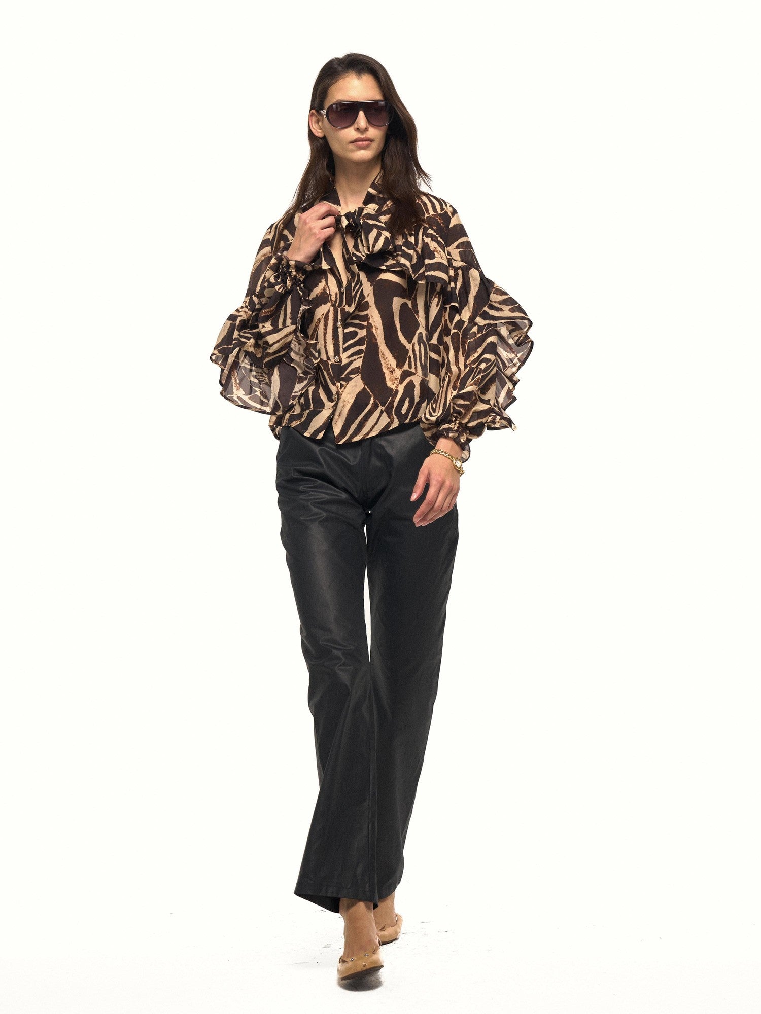 NyDkyel Textured Faux Leather Slanted Pockets Straight Women&