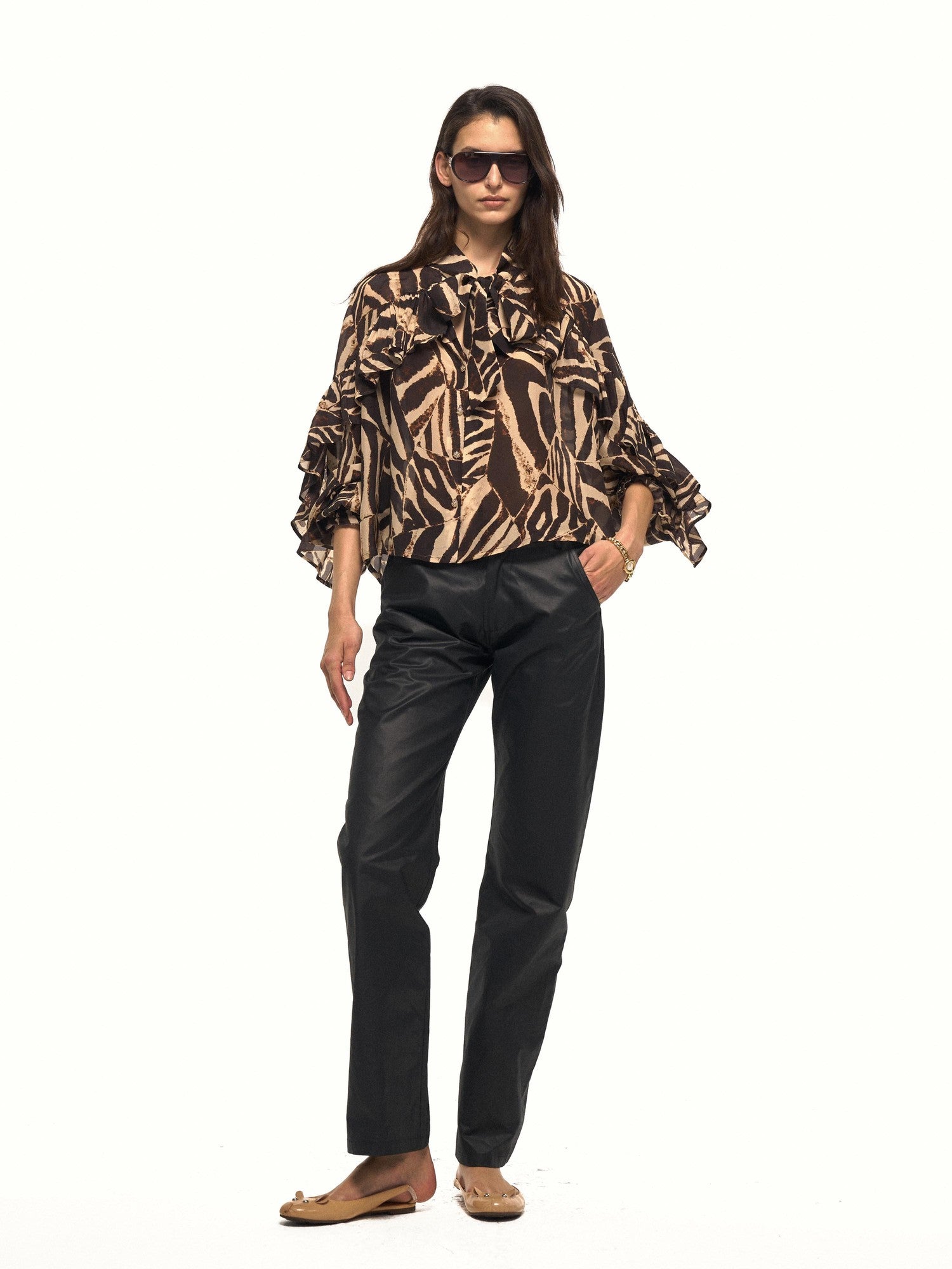 NyDkyel Textured Faux Leather Slanted Pockets Straight Women&