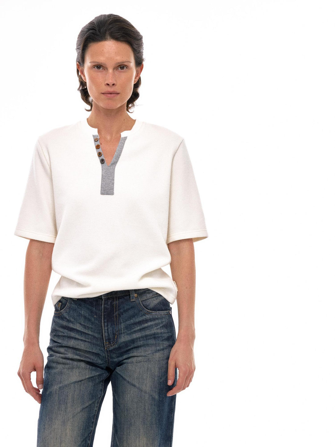 NyDkyel Y Neck Waffle Tee With Wooden Buttons