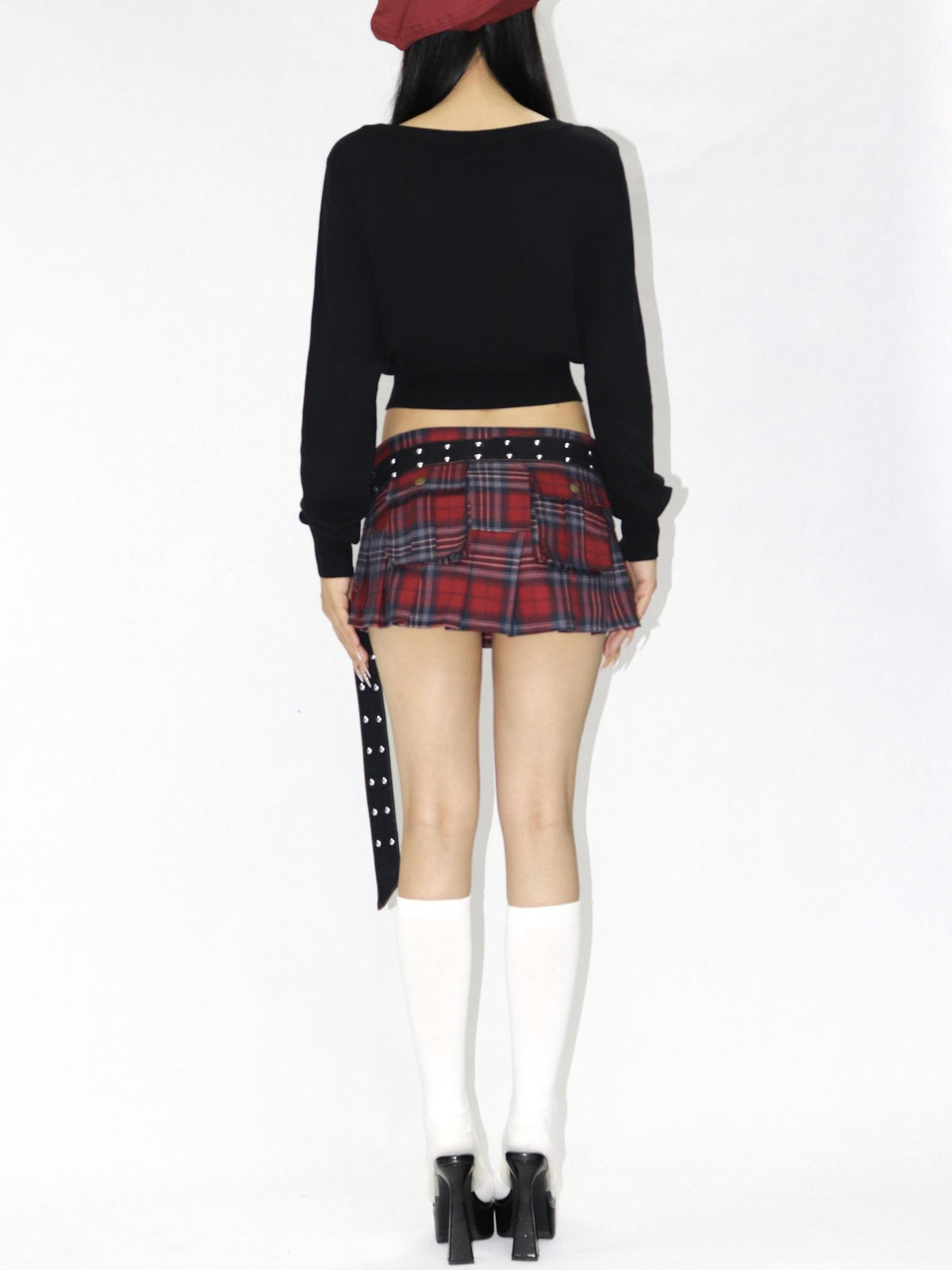 ONNASENSHI Black Button Front Cropped V-neck Knit Women&