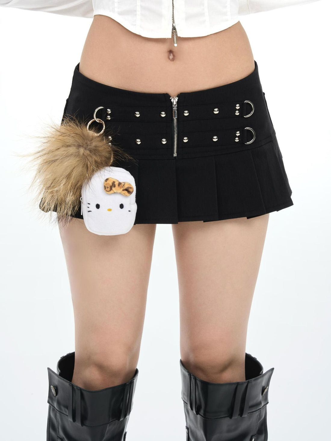 ONNASENSHI Black Studded Pleated Low Waist Front Zipper Women&