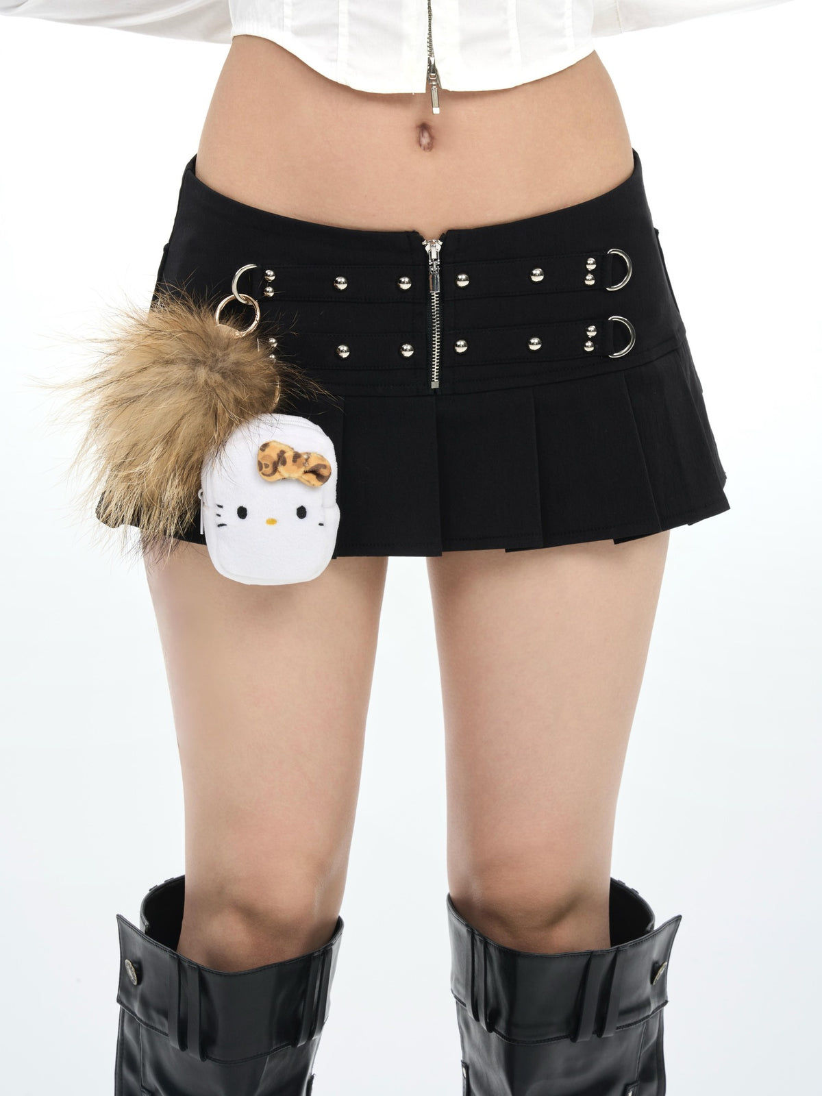 ONNASENSHI Black Studded Pleated Low Waist Front Zipper Women&