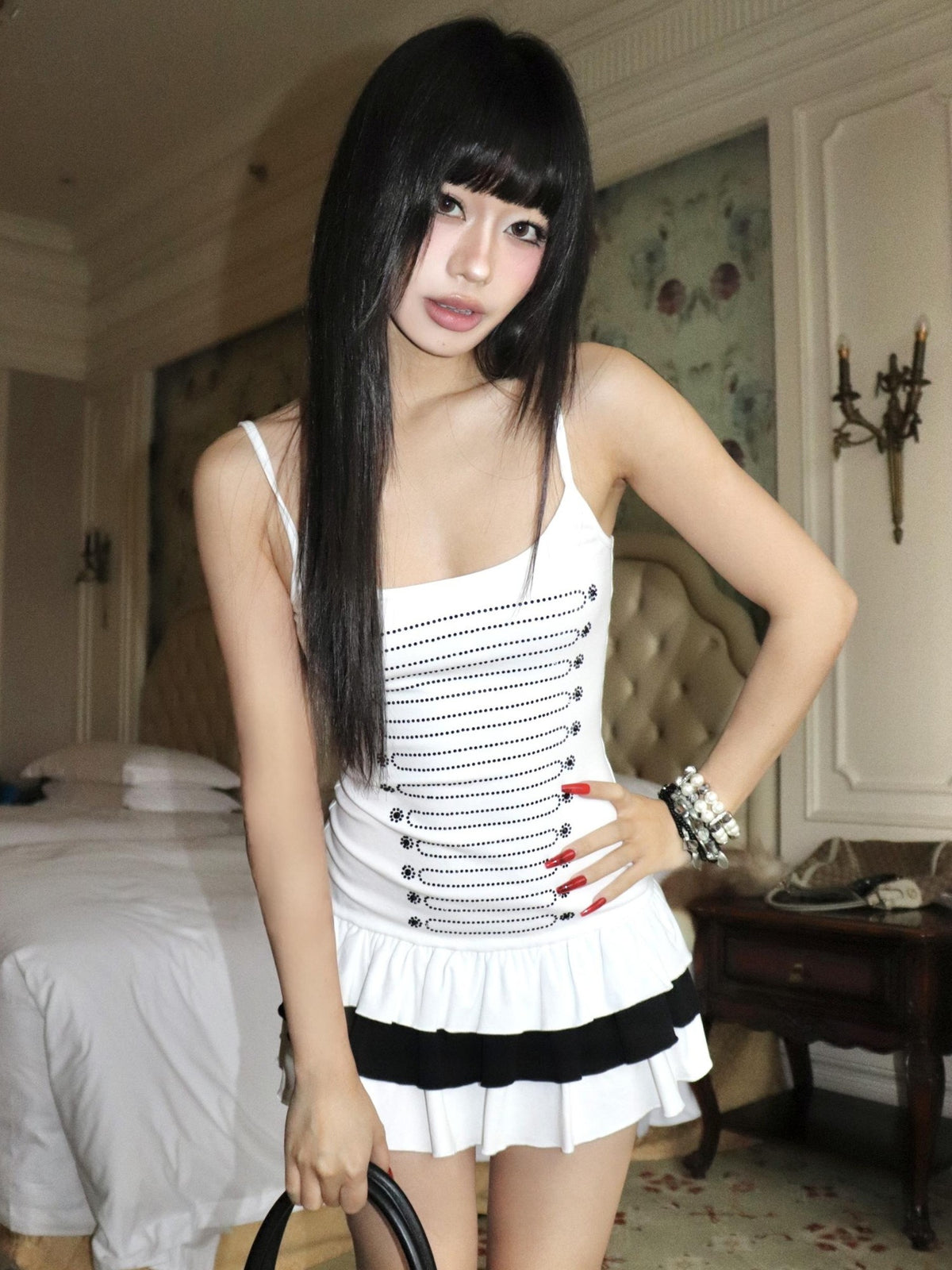 ONNASENSHI Tiered Rhinestone Strappy Women&