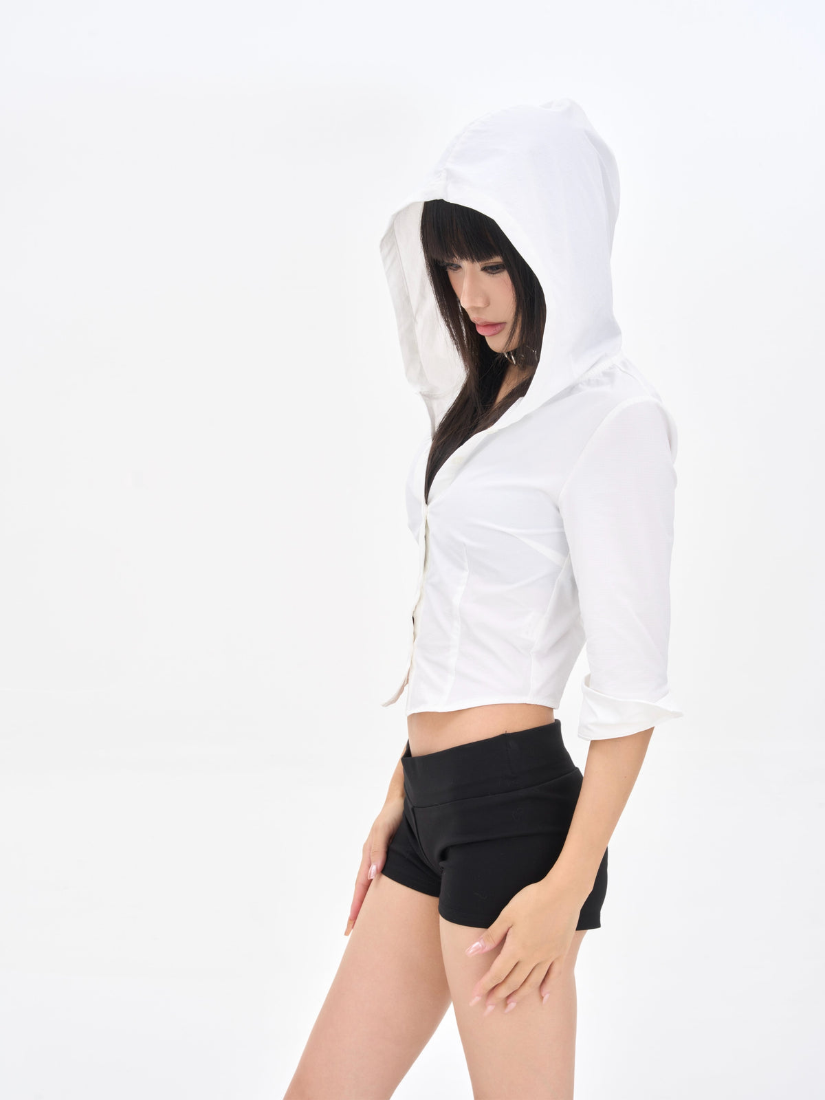 ONNASENSHI_White_Hooded_Three_Quarter_Sleeve_Slim_Fit_Women&