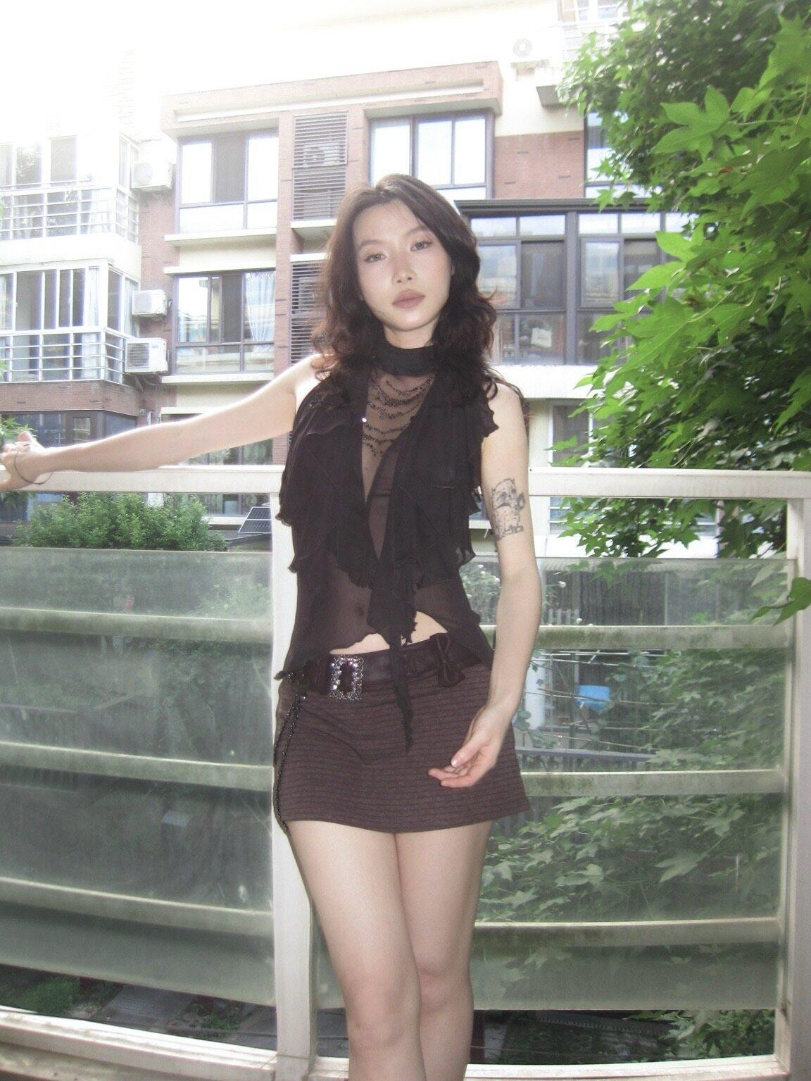OPEN AESTHETIC Rhinestone Ruffle Button Open Back Slim Women&