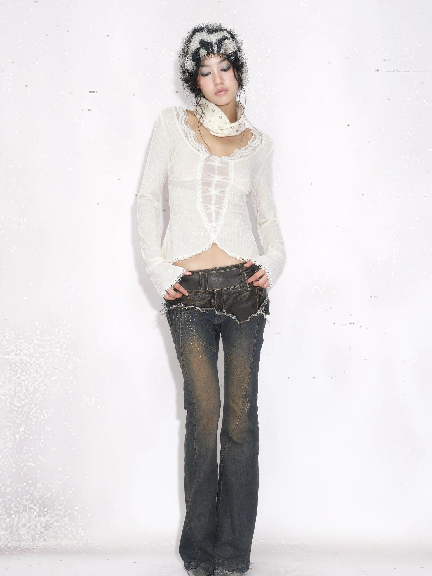 OPEN AESTHETIC Sweet Lace Spliced Cropped Slim Women Long Sleeve Crew Neck White Cotton T-Shirt