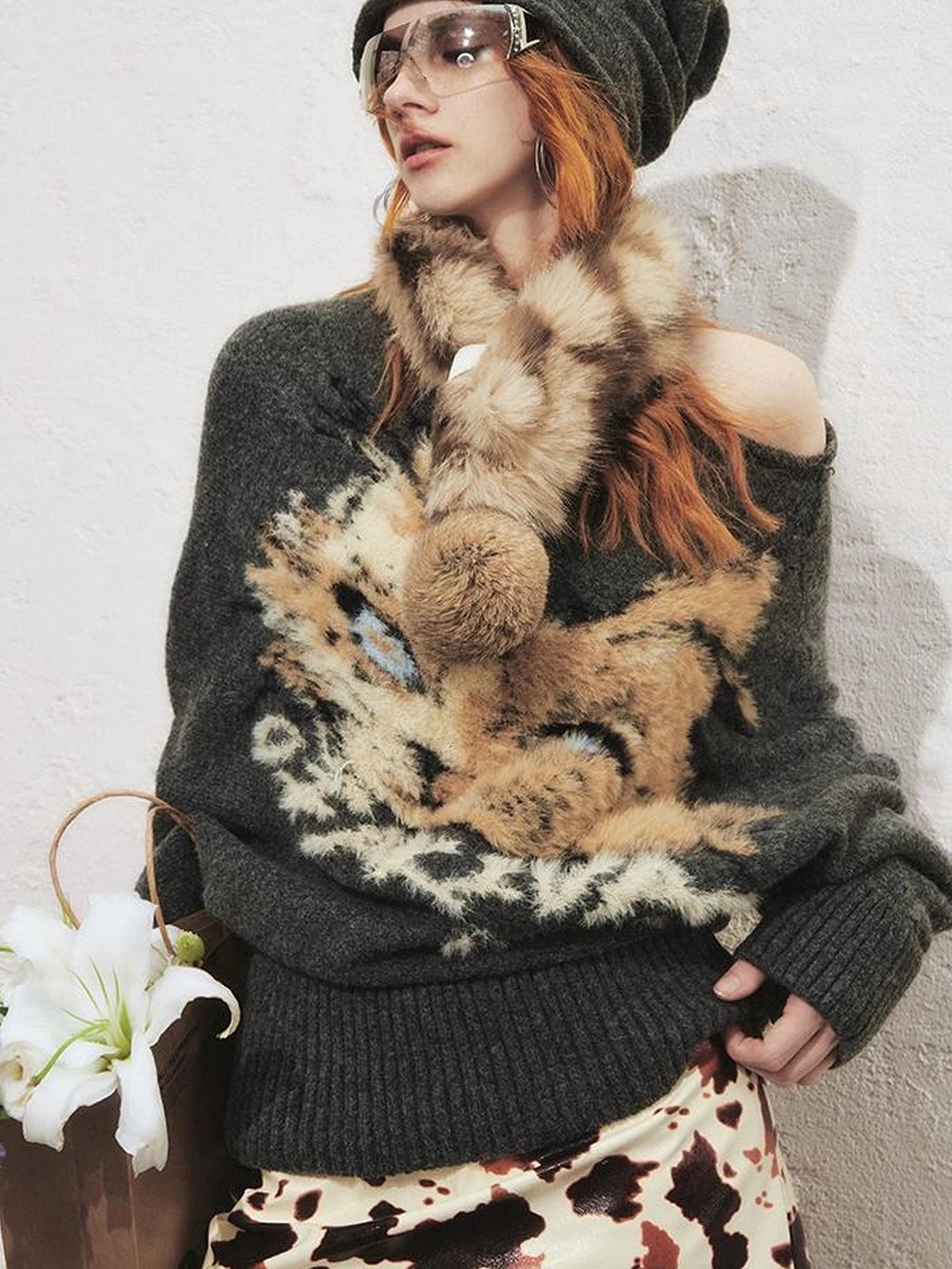 OfAkiva Akiva Lioncat Fluffy Sweater V-neck T-shirt Long Sleeve