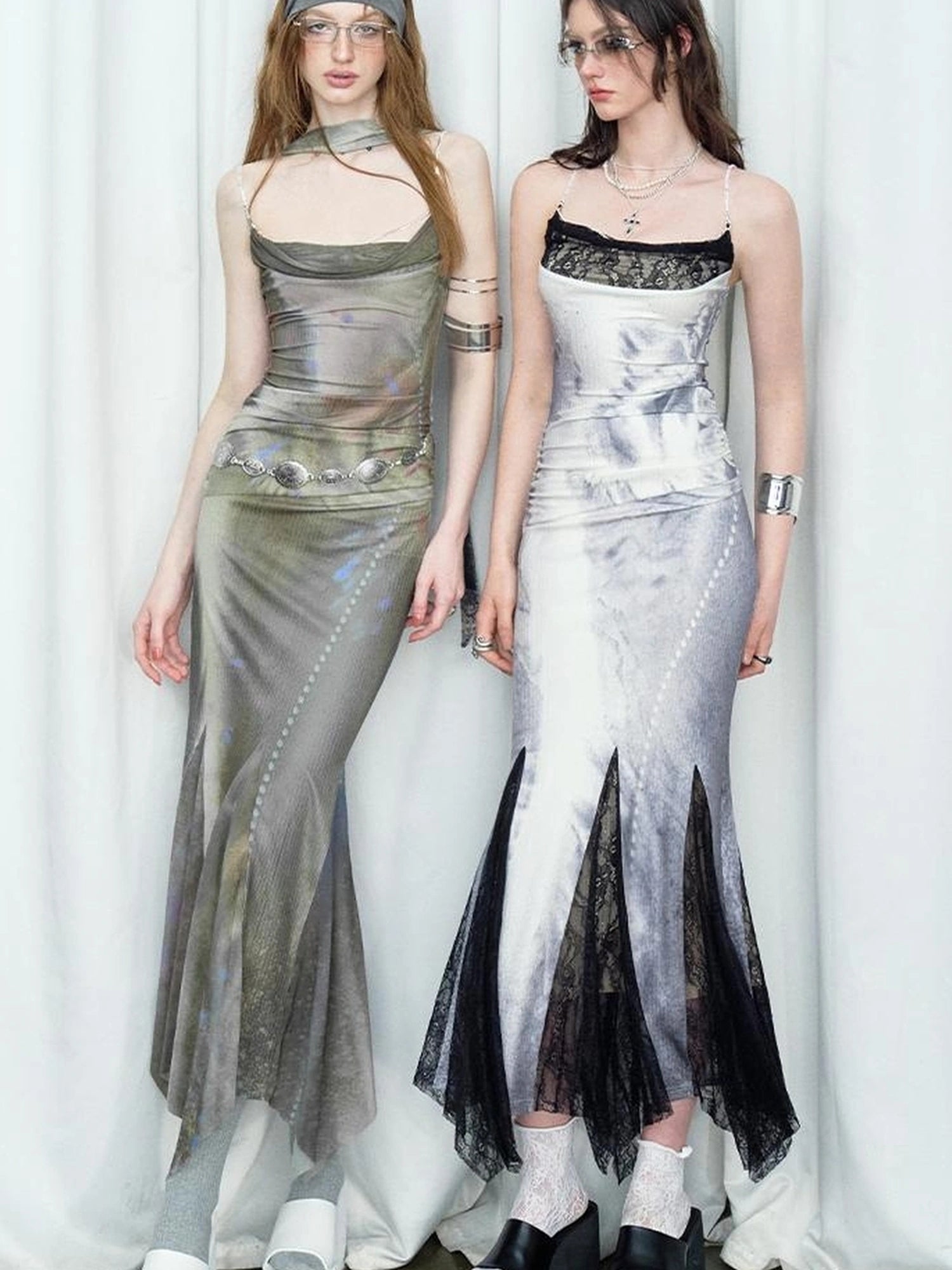 OfAkiva Diamond Chain Print Daisy Slip V-neck Dress