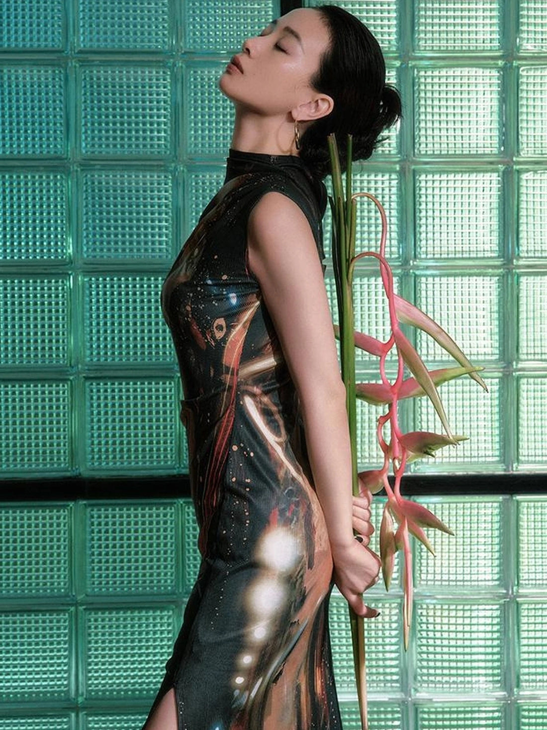 OfAkiva Neon Sketch Qipao V-neck T-shirt Long Sleeve