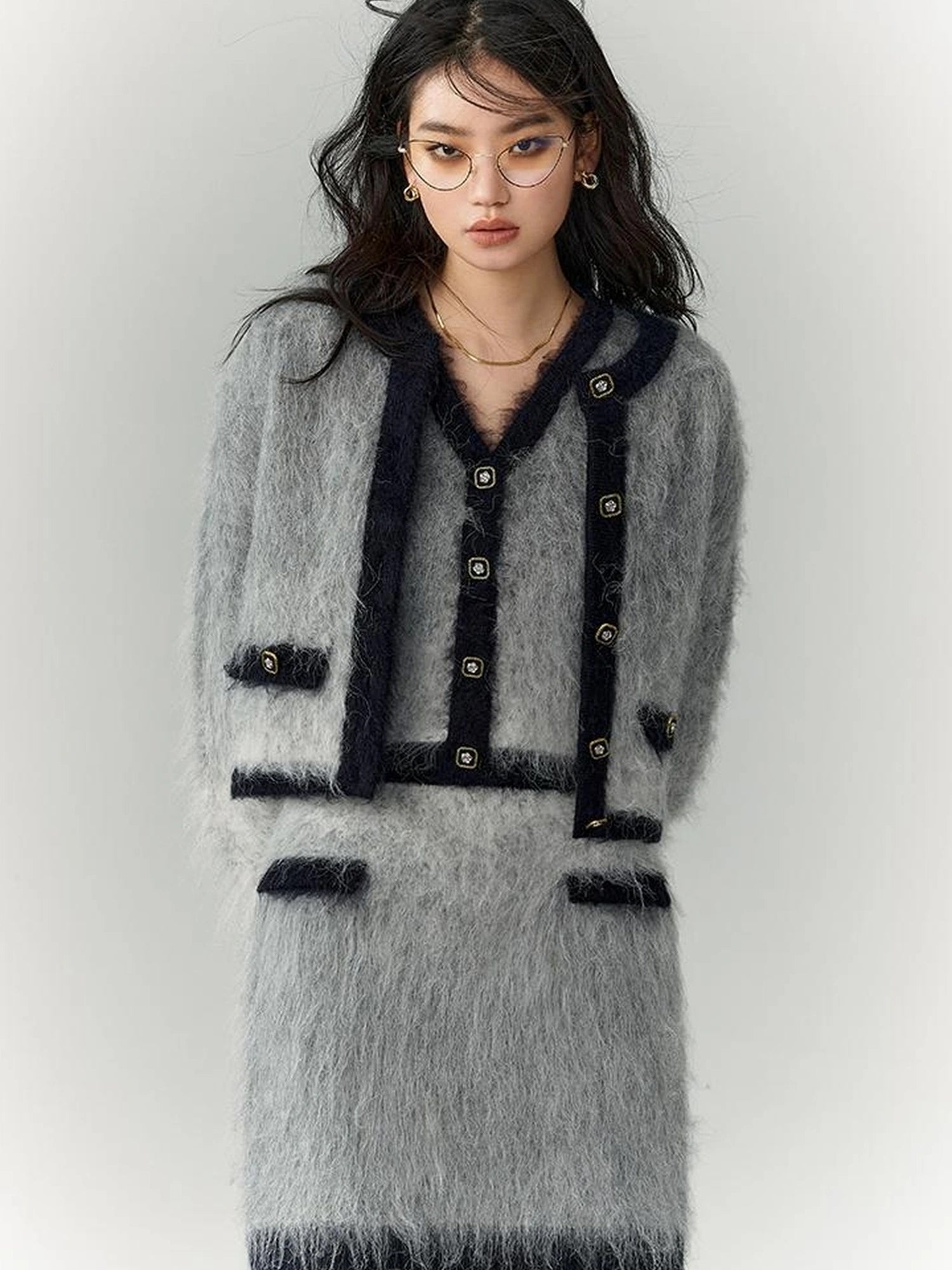 OfAkiva Rebellious Elegance Gradient Knit V-neck T-shirt Long Sleeve