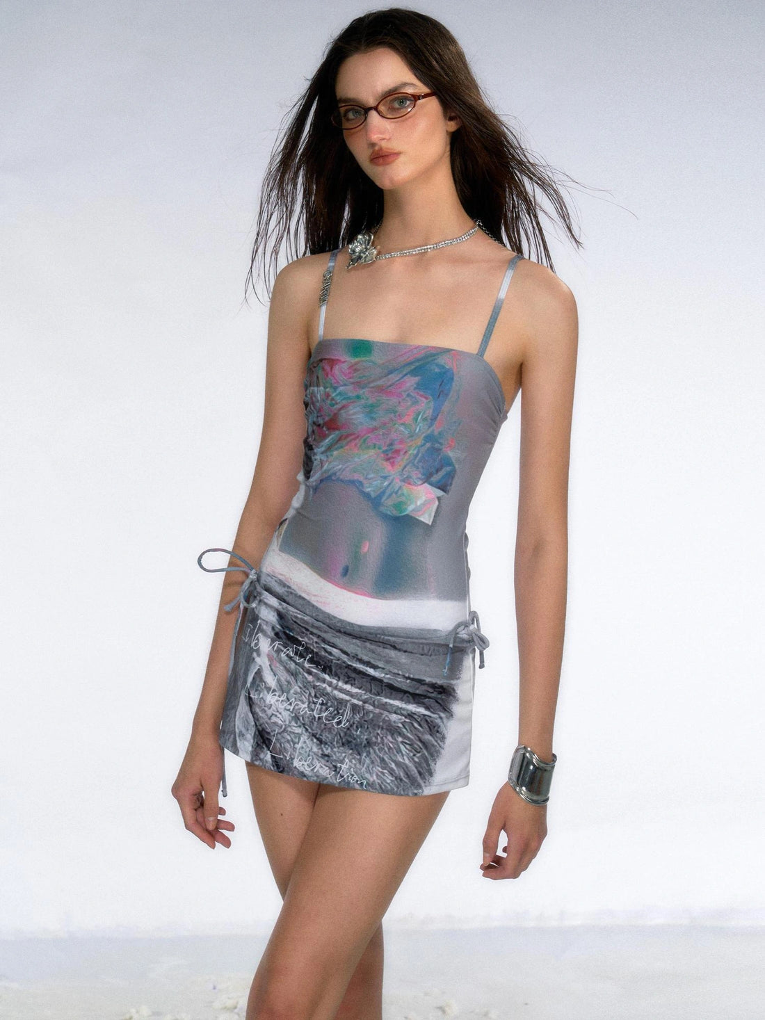 Reverse Chroma Sculpture Swimsuit V-Neck T-Shirt Long-Sleeve