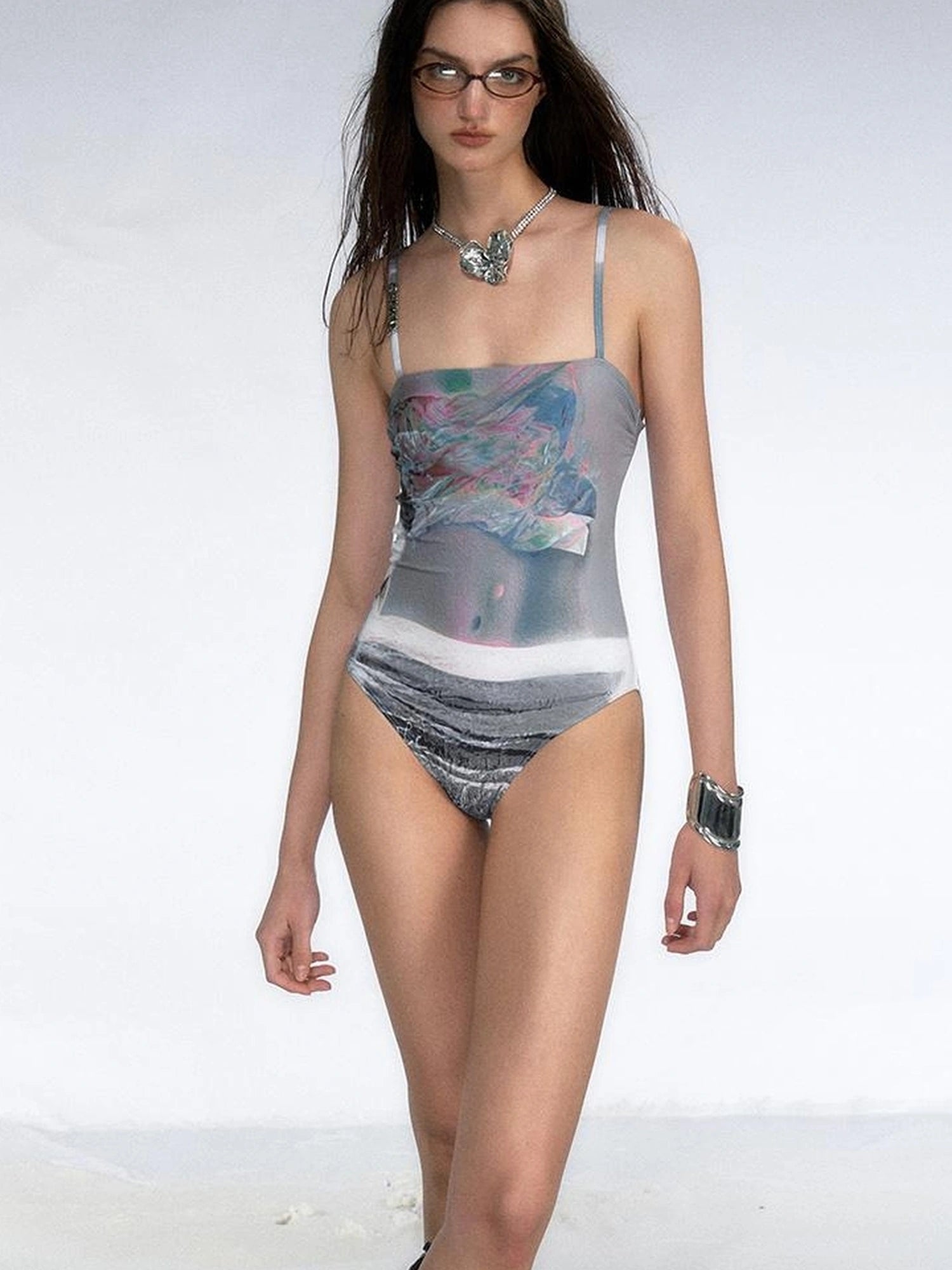 Reverse Chroma Sculpture Swimsuit V-Neck T-Shirt Long-Sleeve