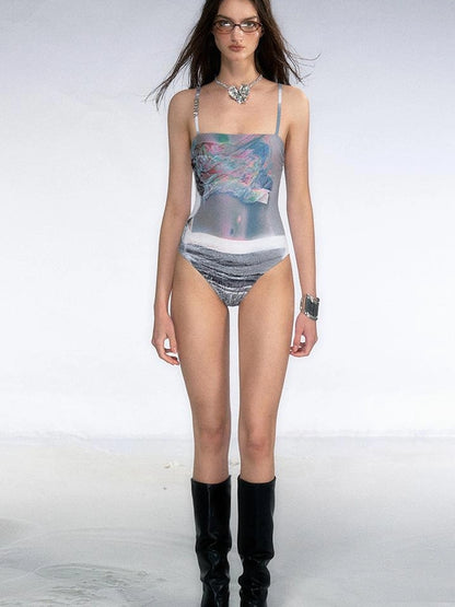 Reverse Chroma Sculpture Swimsuit V-Neck T-Shirt Long-Sleeve