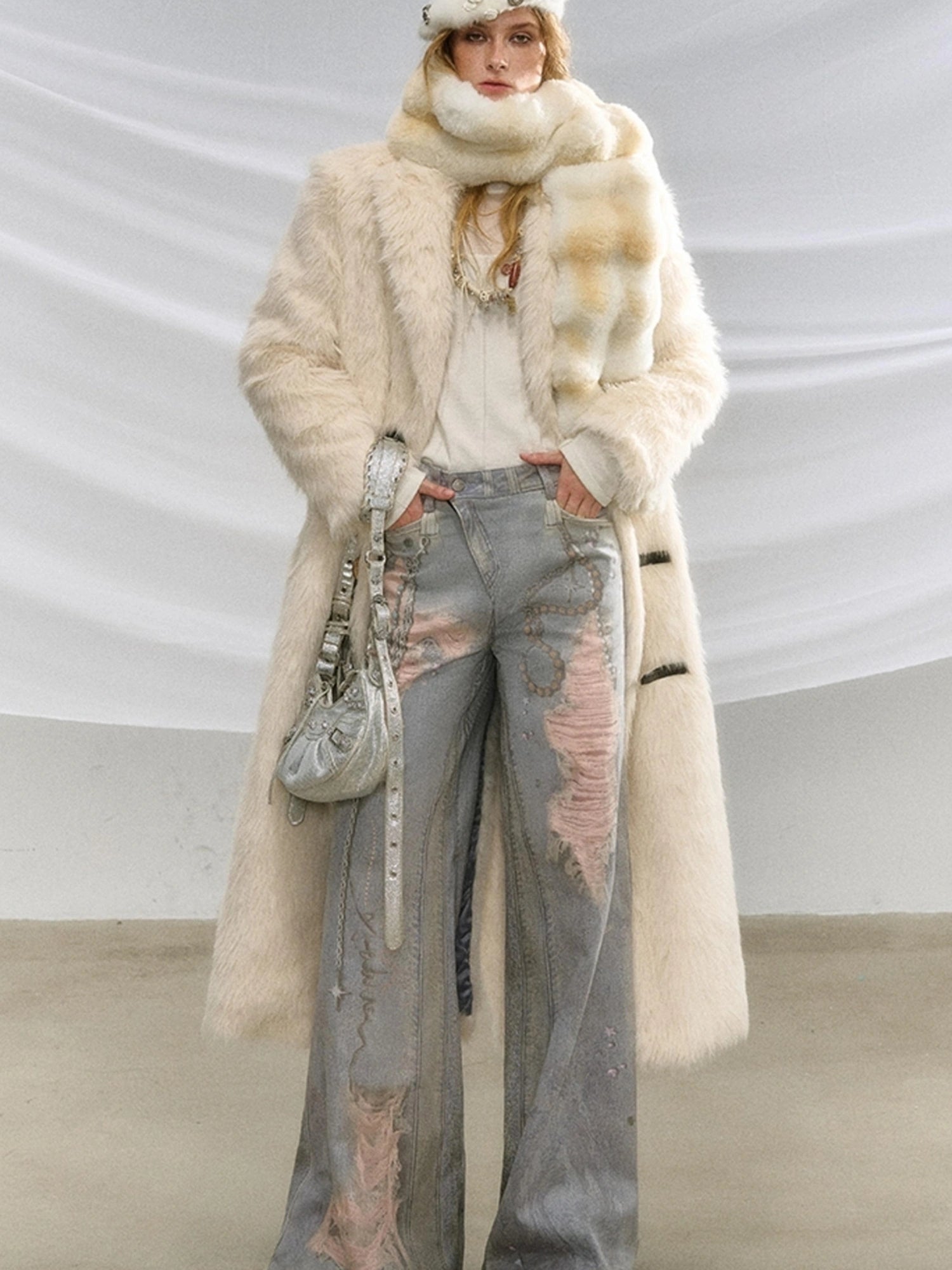 OfAkiva Soft Snowfall Douchi Knit Scarf