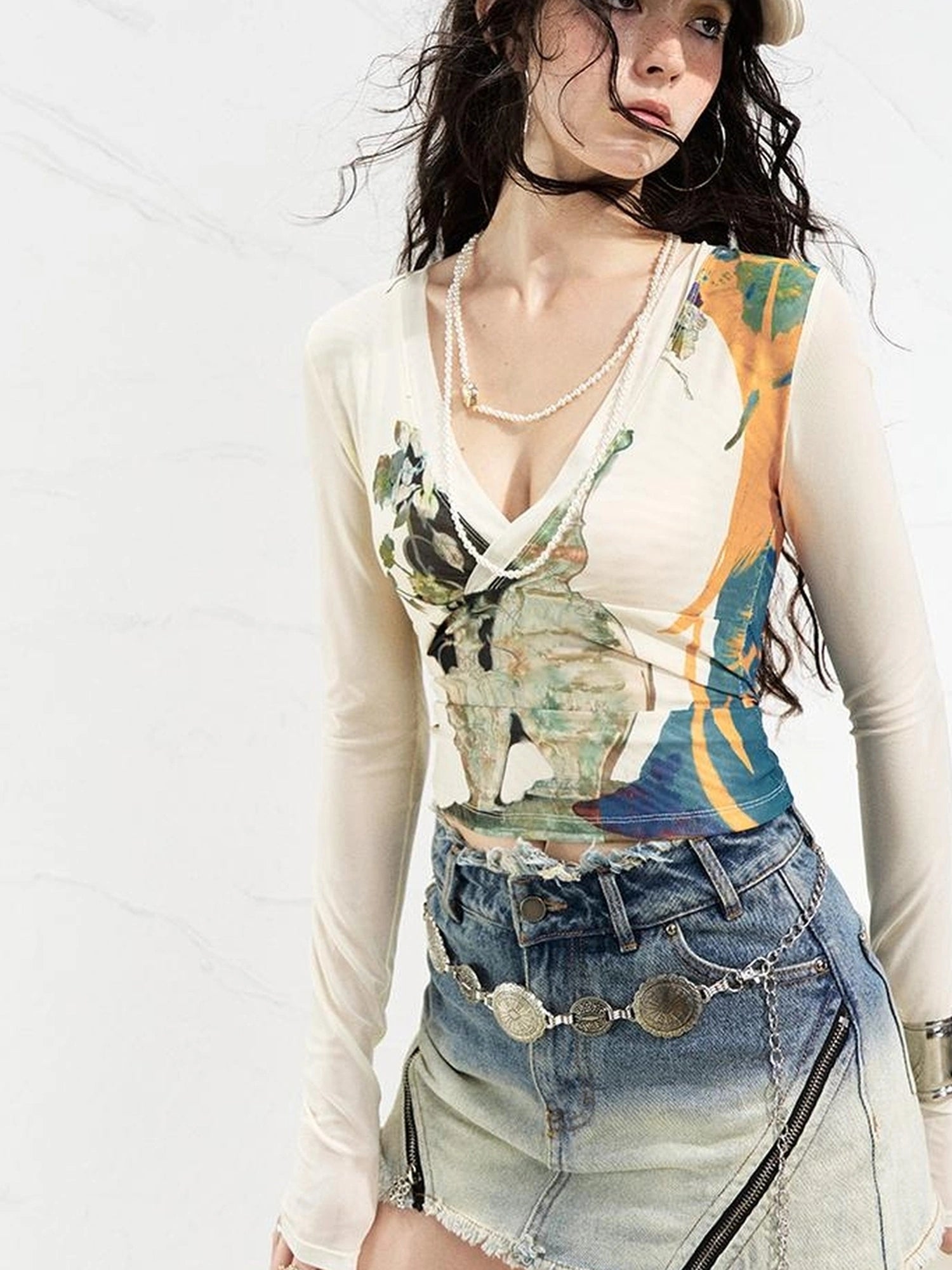 OfAkiva Turandot V-neck Floral Split Tee