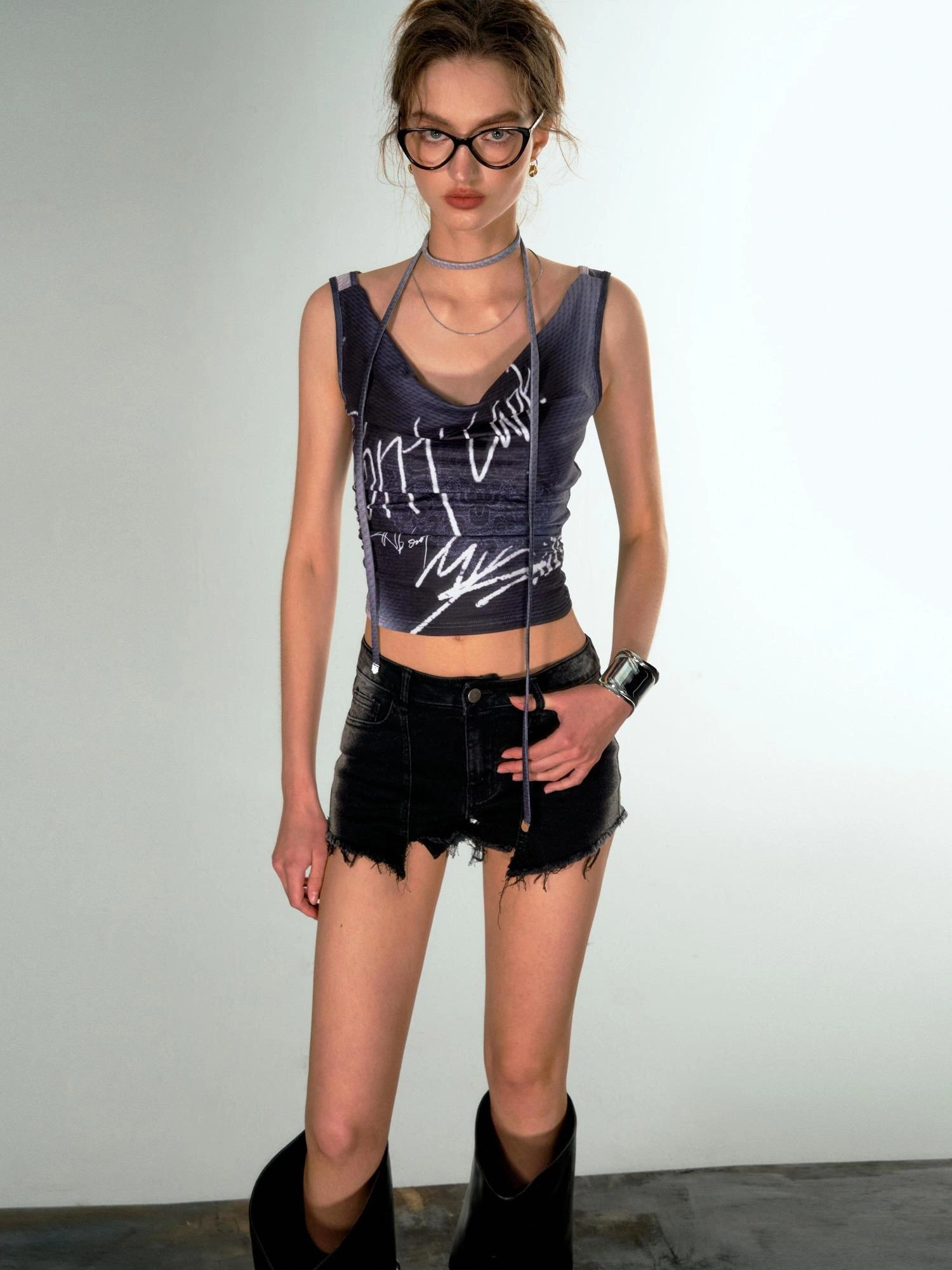 OfAkiva Undefined Print V-Neck Tank Top