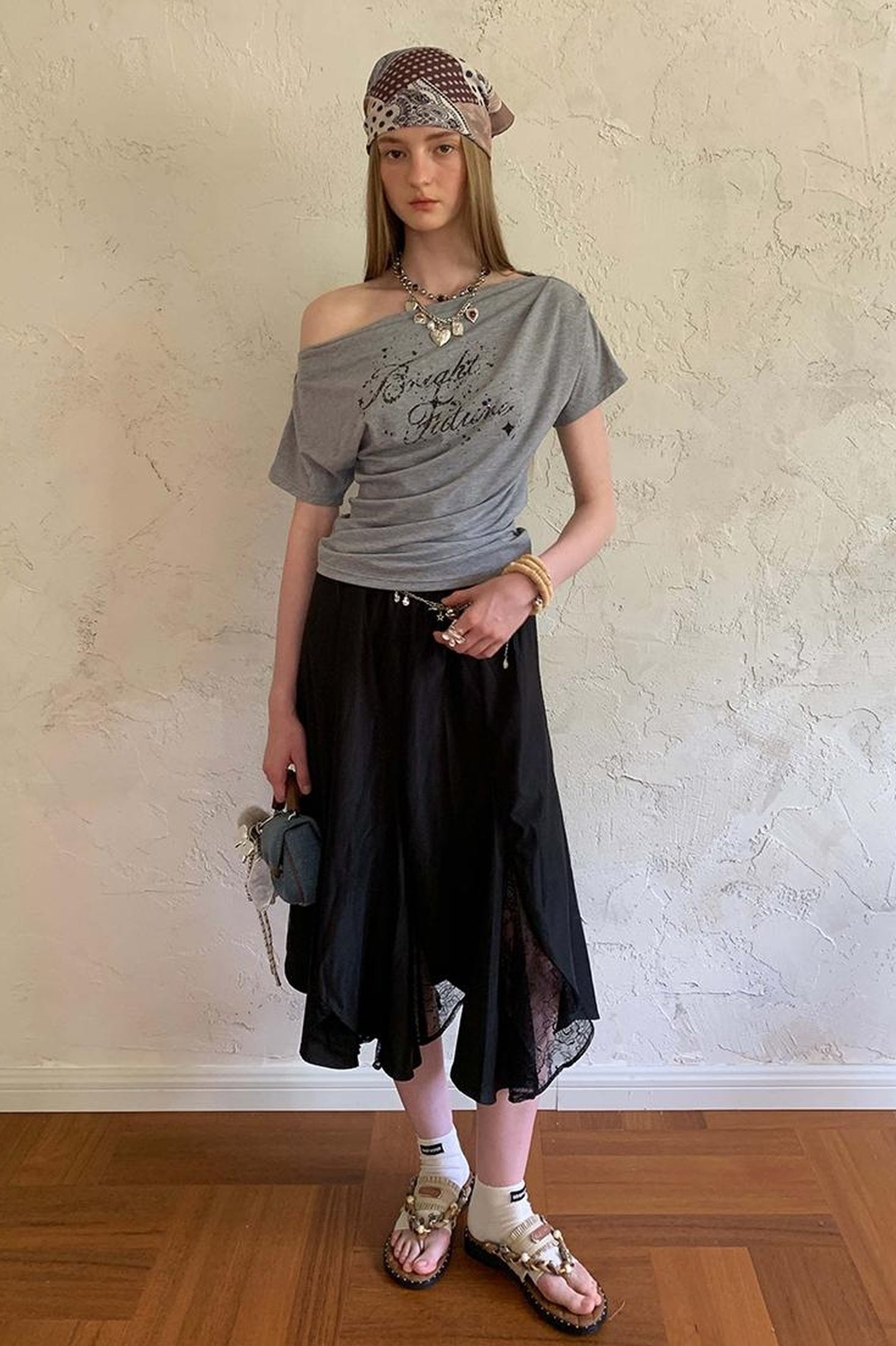 DIDDI MODA Off Shoulder Letter Graphic Rhinestone Pleated Tee