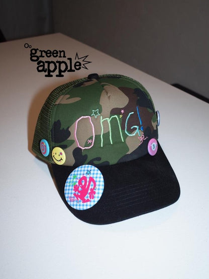 Oogreenapple Cute Alien Metal Emblem Pin Women&