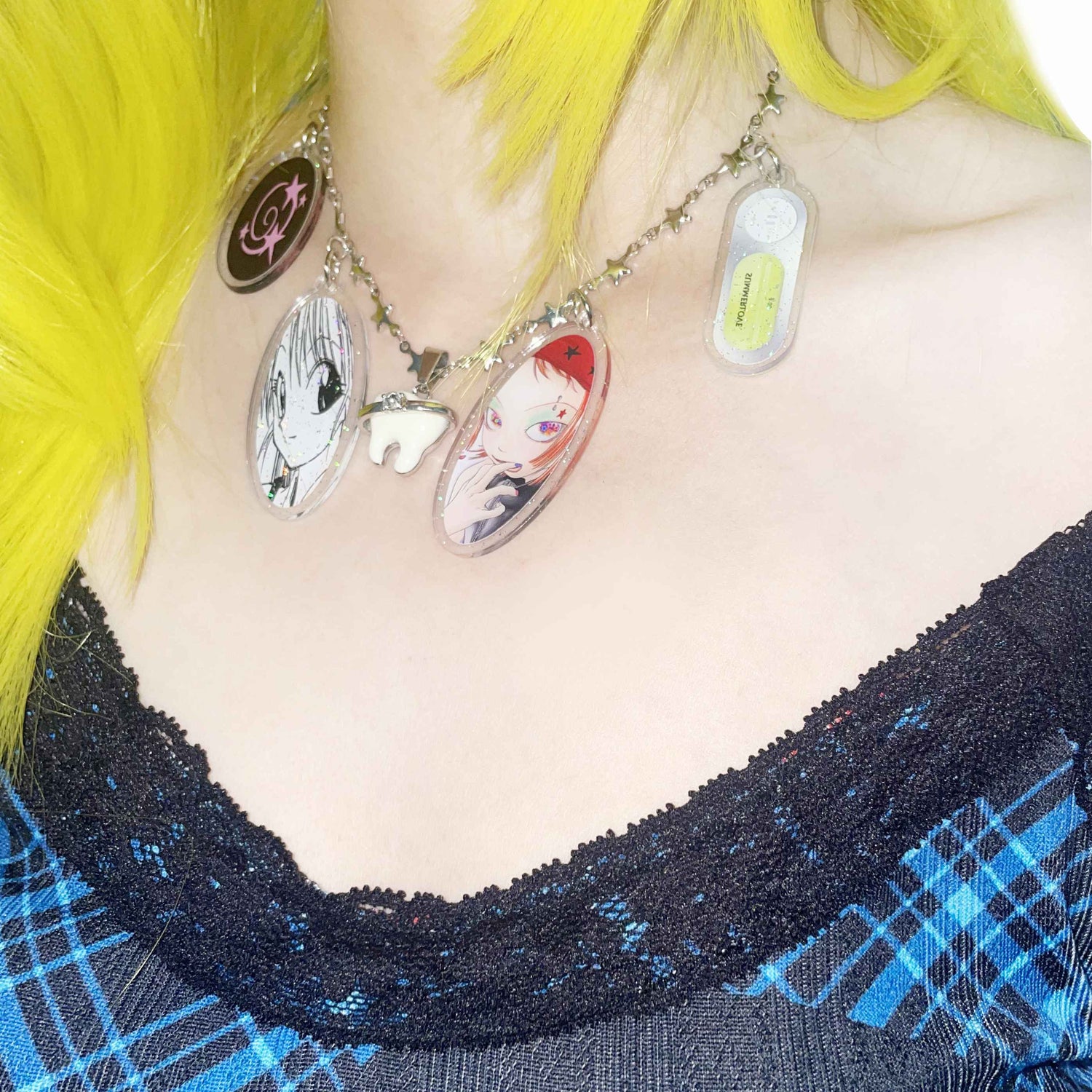 Oogreenapple_Hand_Painted_Comic_Y2k_Tooth_And_Star_Original_Handmade_Women&