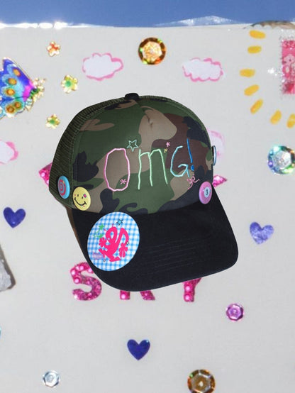 Oogreenapple_Pink_Girl_Embroidered_Camo_Skateboard_Women&