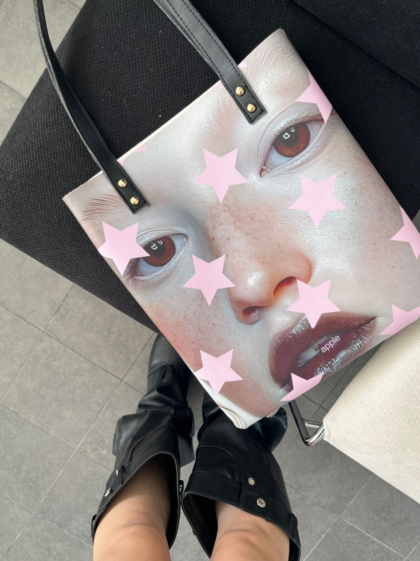 Oogreenapple_Subculture_Street_Portrait_Star_Print_Women&