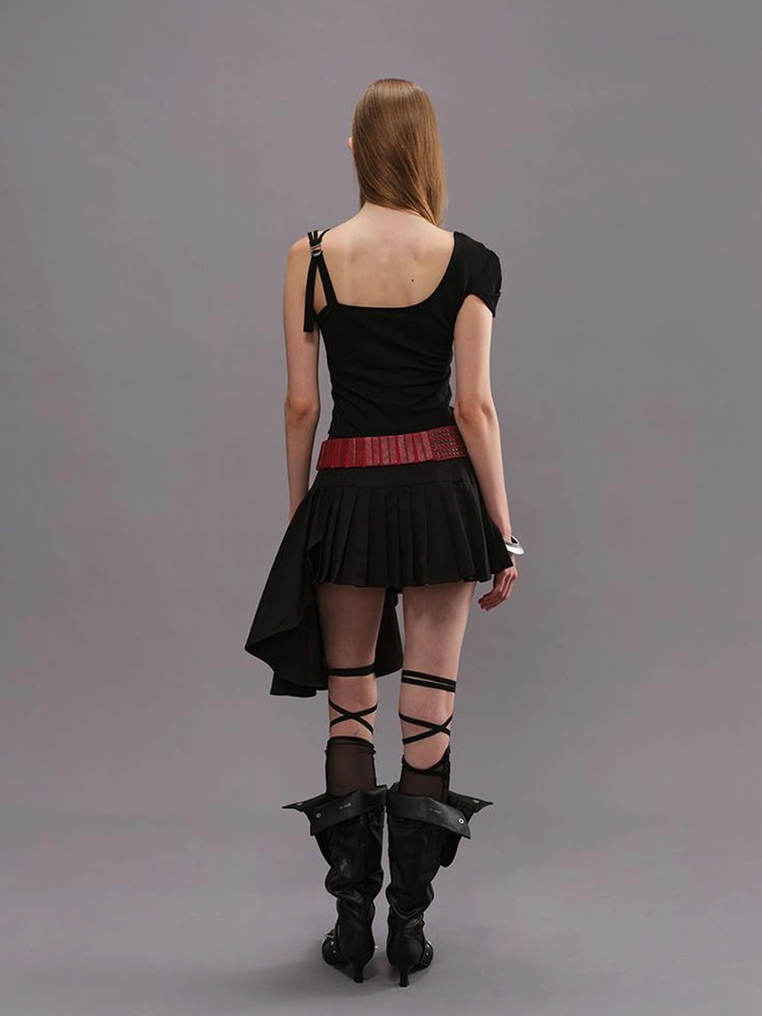 Outmode Adjustable Strap Off Shoulder Slim Fit T-shirt