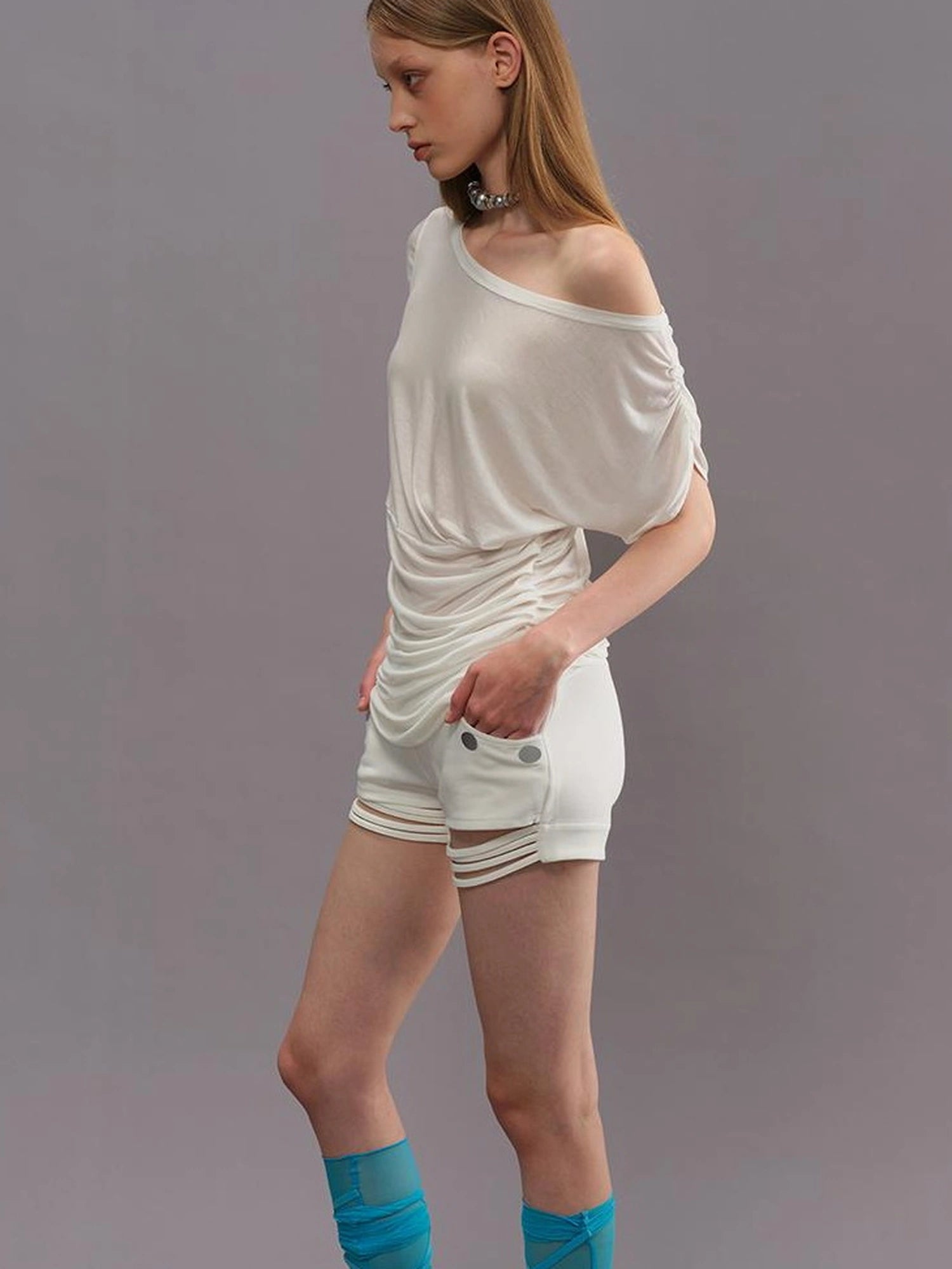 Outmode Asymmetric Ruffle Shoulder T-shirt
